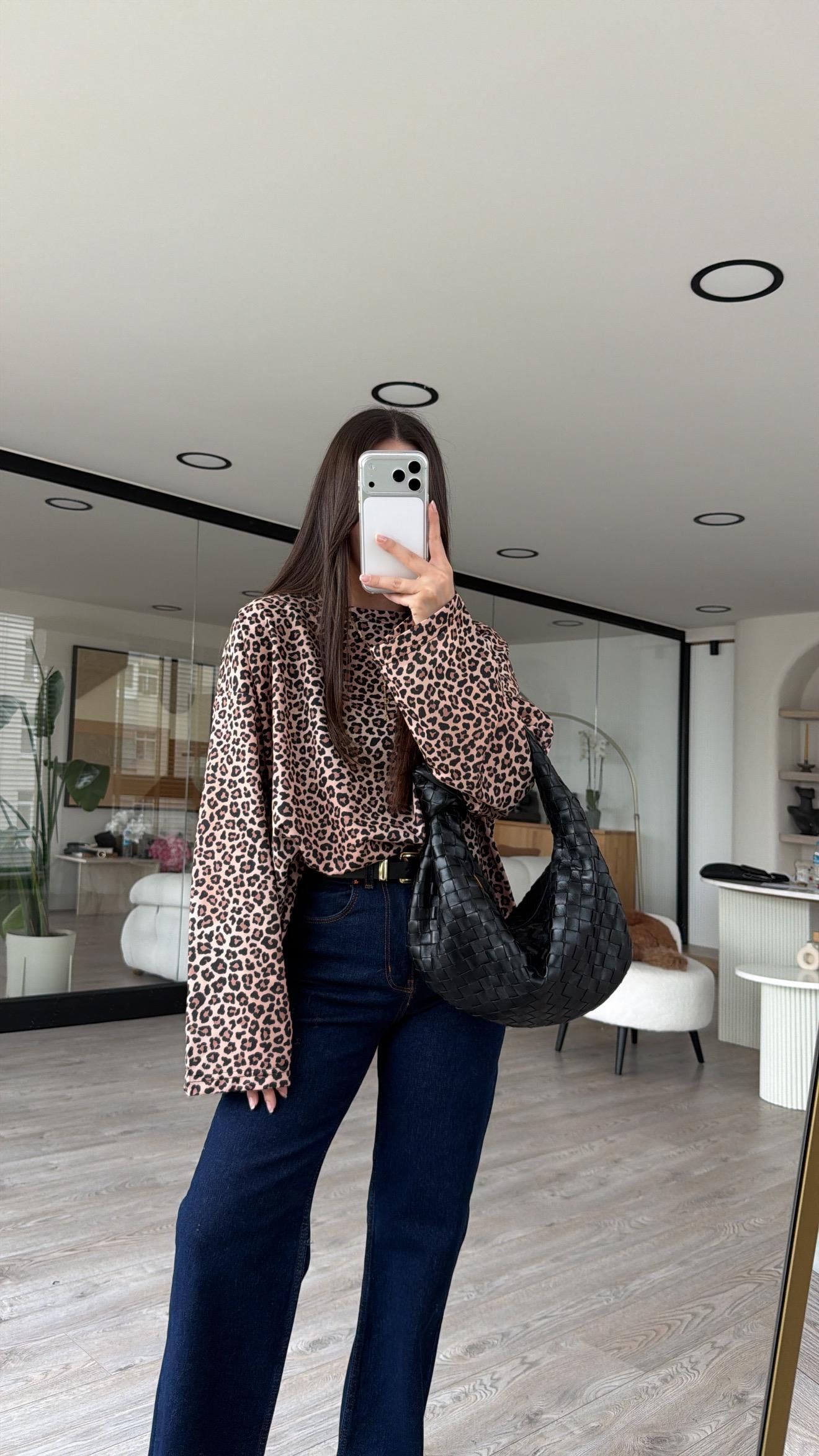 Bej Leopar Desen Bisiklet Yaka Sweat