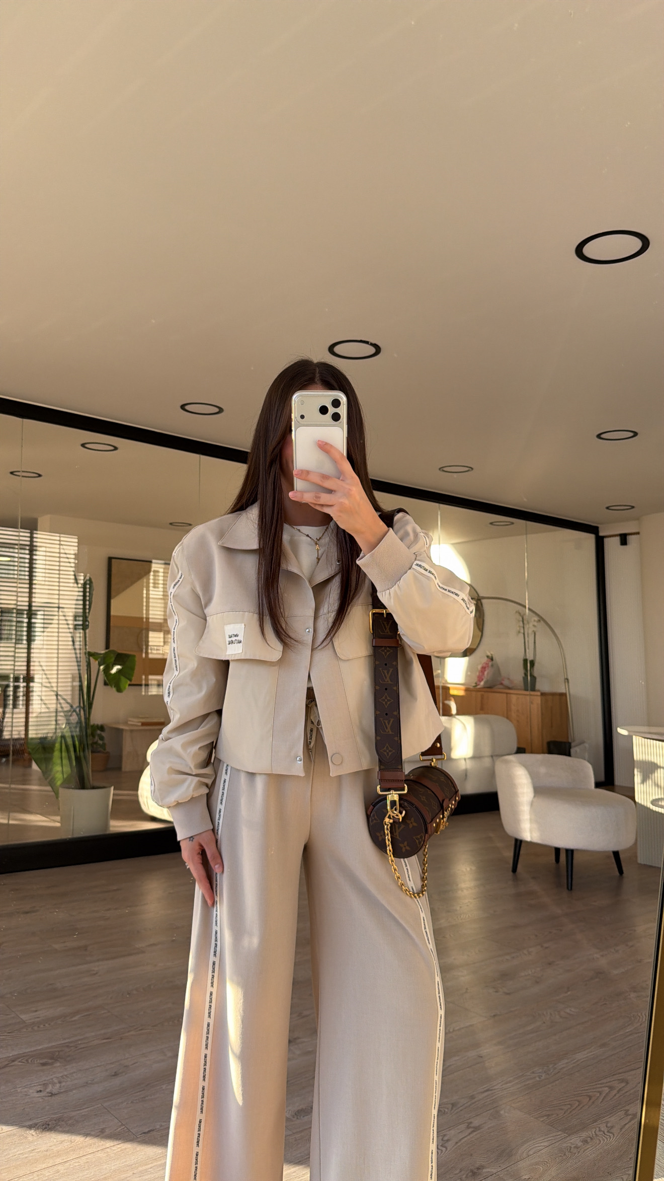 Bej Paraşüt Kol Detaylı Garnili Ceket