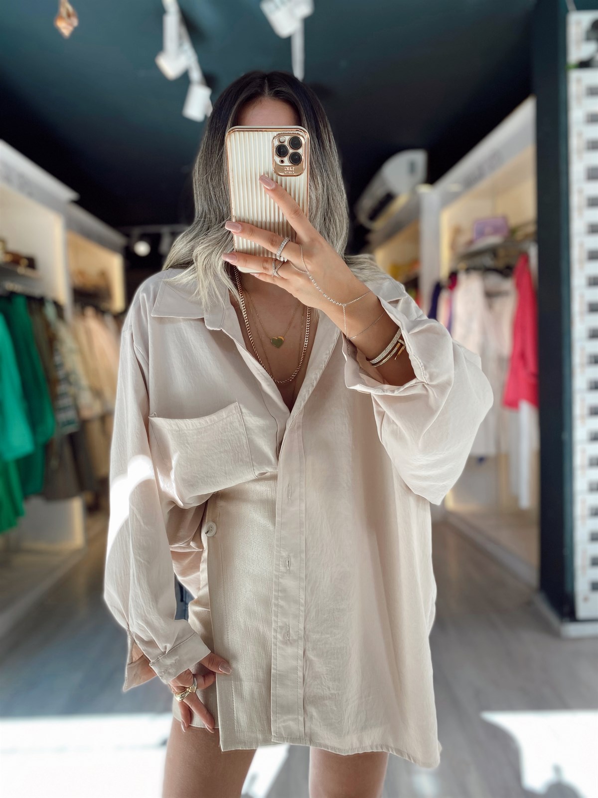 Bej Renk Tek Cep Detaylı Oversize Gömlek 