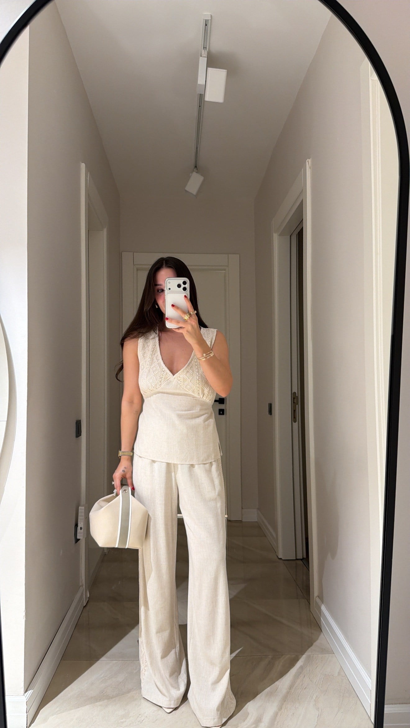 Bej Yan Dantel Detaylı Keten Pantolon 