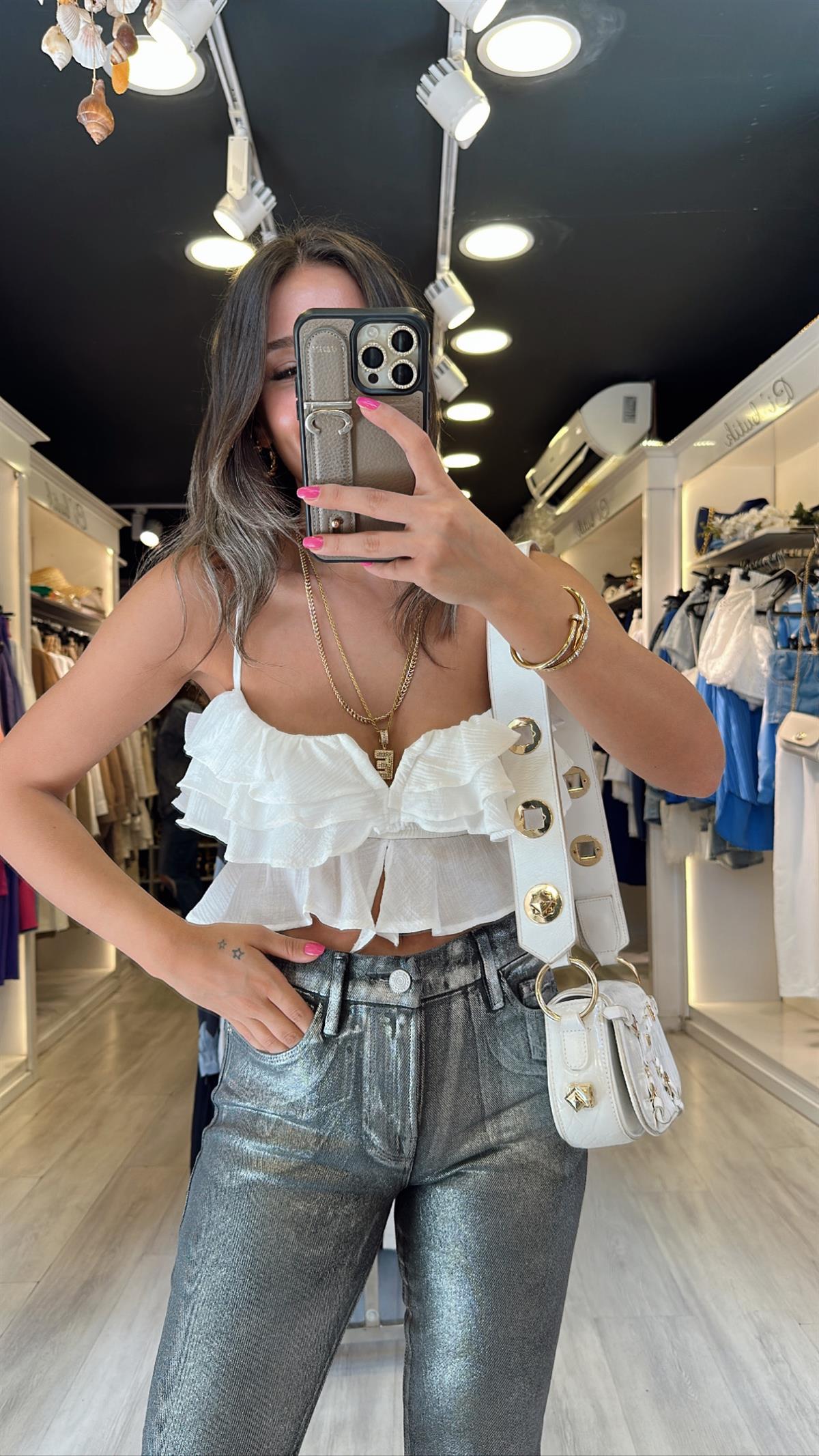 Beyaz Askılı Volanlı Bluz 