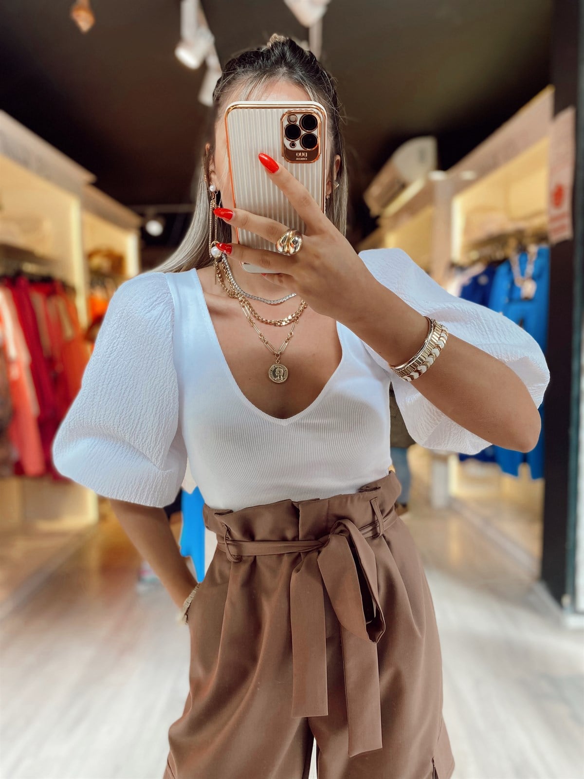 Beyaz Balon Kol V Yaka Crop Bluz