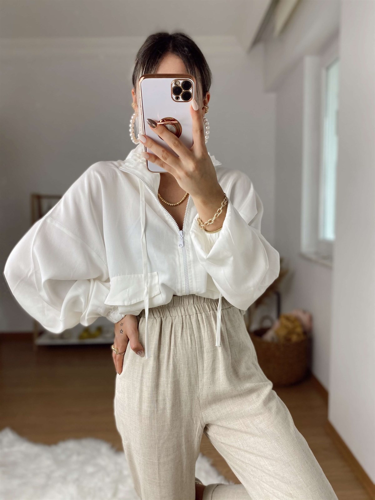 Beyaz Fermuarlı Ceket