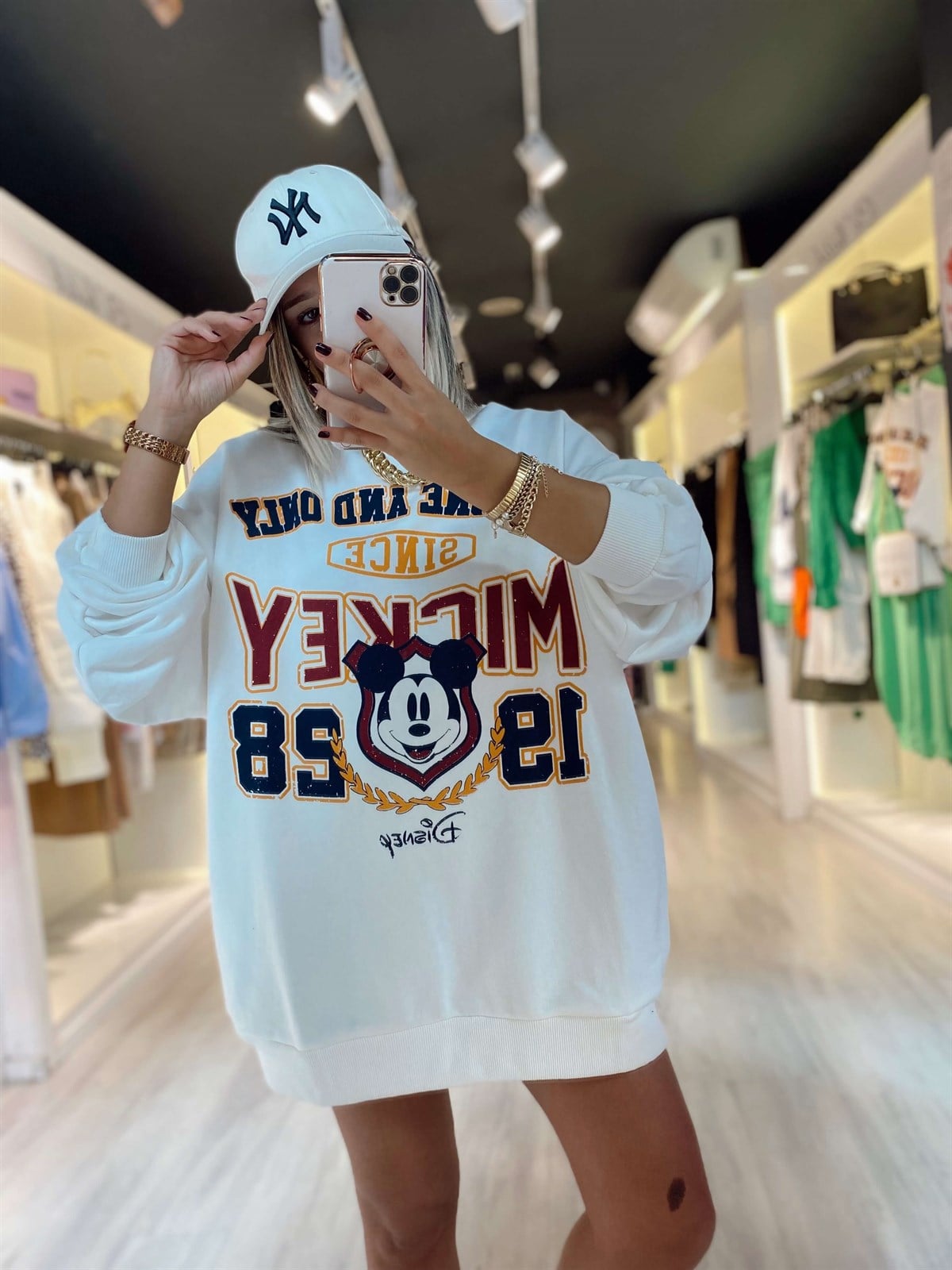 Beyaz Karakter Baskılı Sweat 