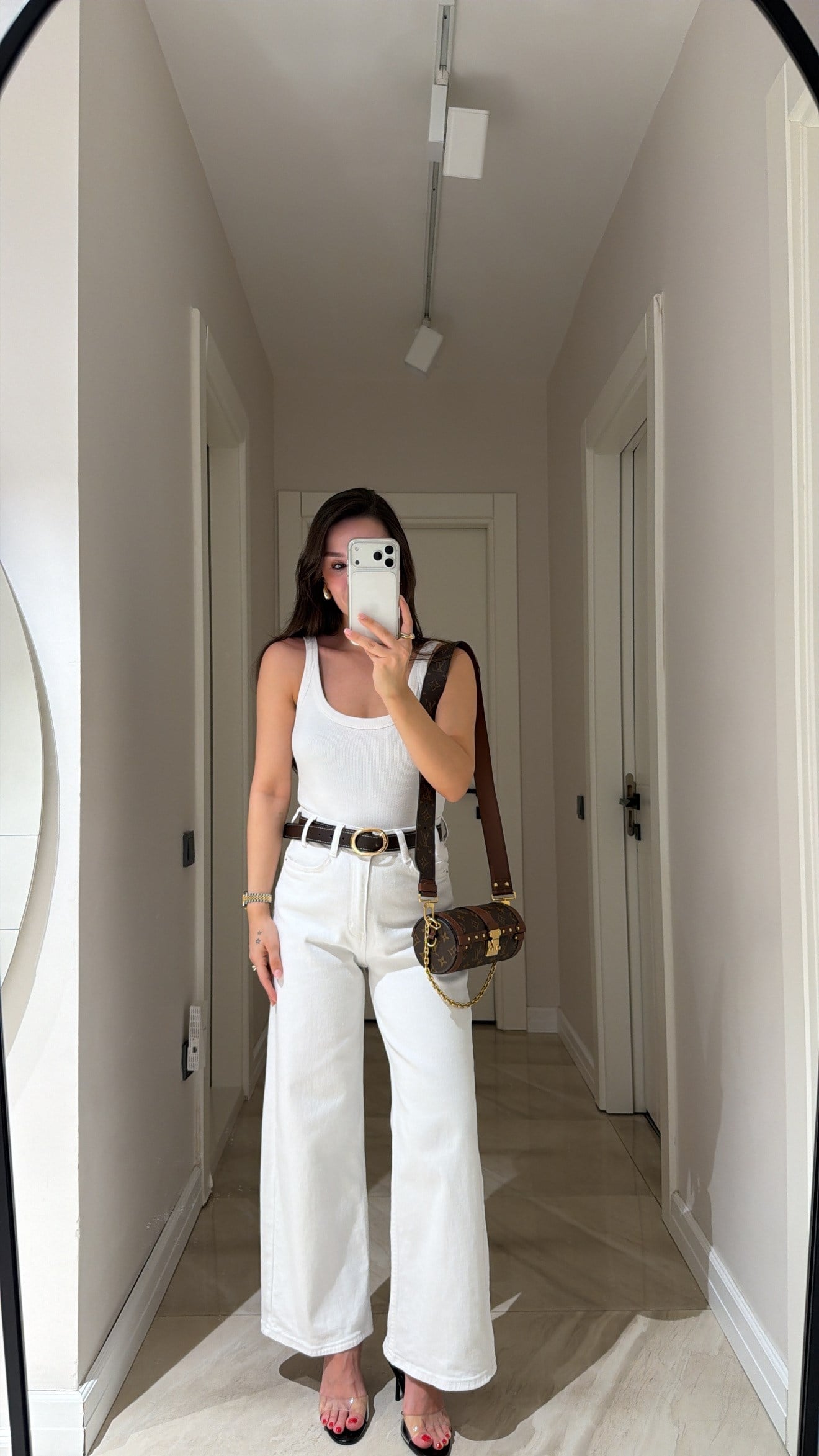 Beyaz Kemerli Bilek Boy Marka Model Jean