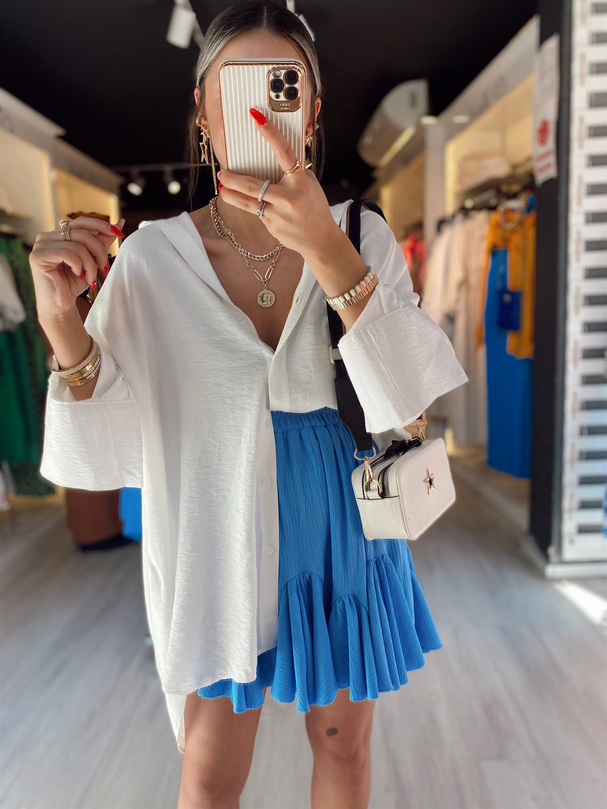 Beyaz Kol Duğme Detaylı Oversize Gömlek