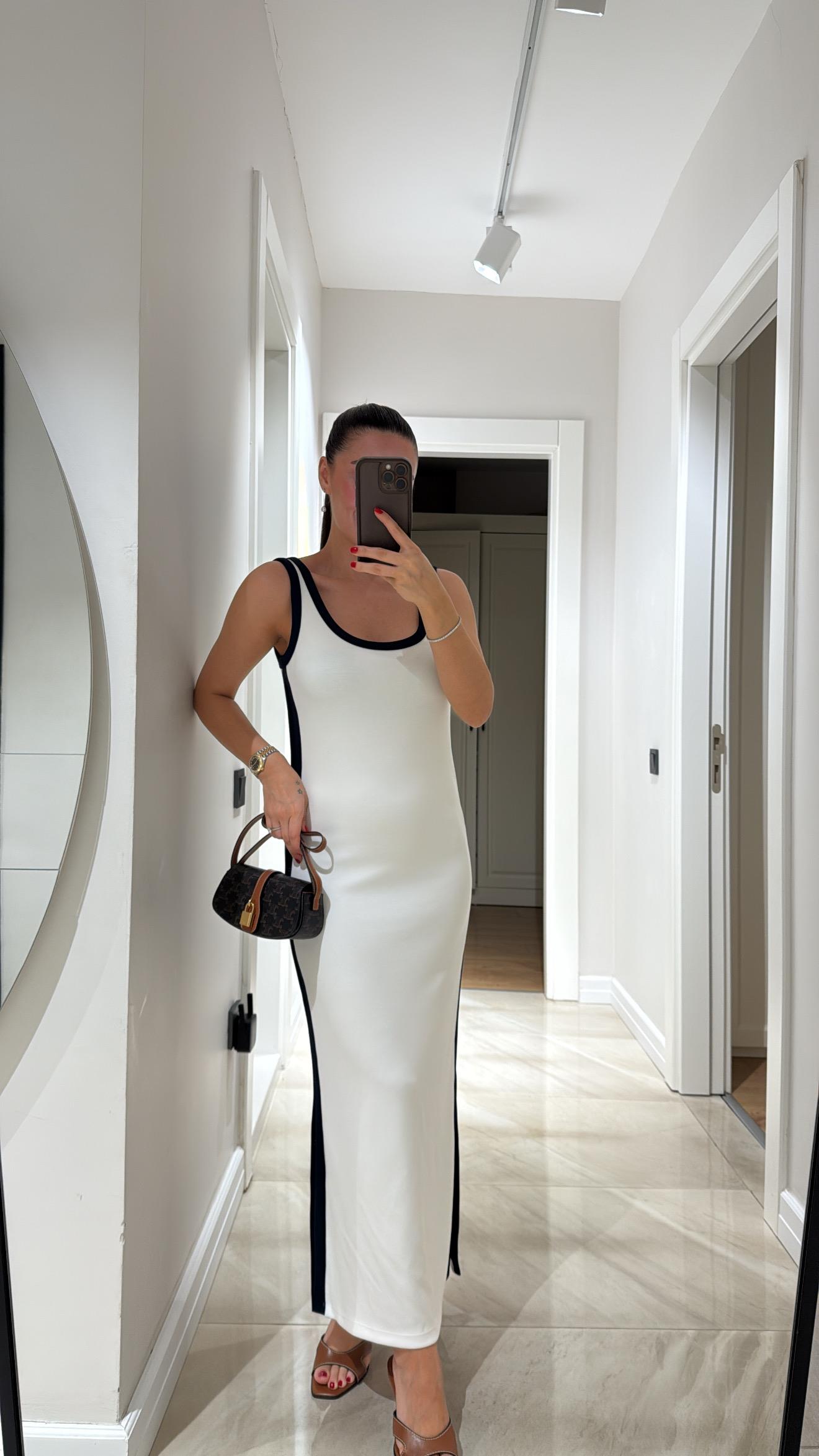 Beyaz Lacivert Biyeli Marka Model Yırtmaçlı Midi Boy Elbise