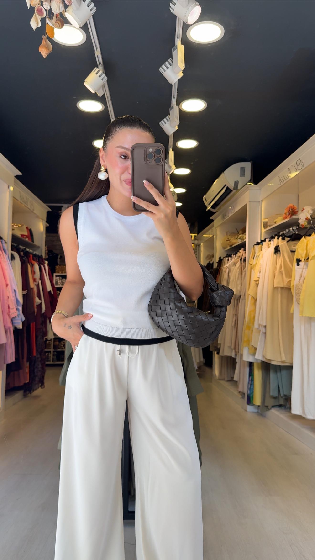Beyaz Siyah Çift Görünümlü Dilvin Triko Bluz