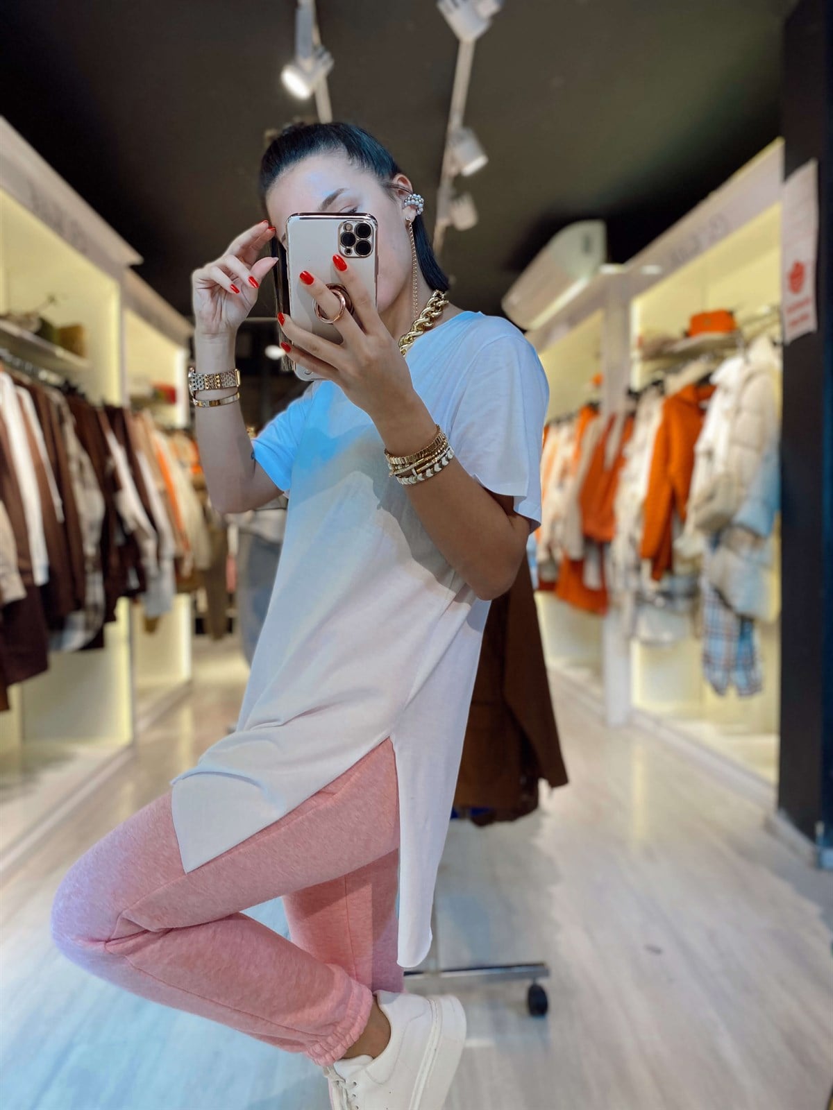 Beyaz Yanları Yırtmaçlı Basic Tshirt