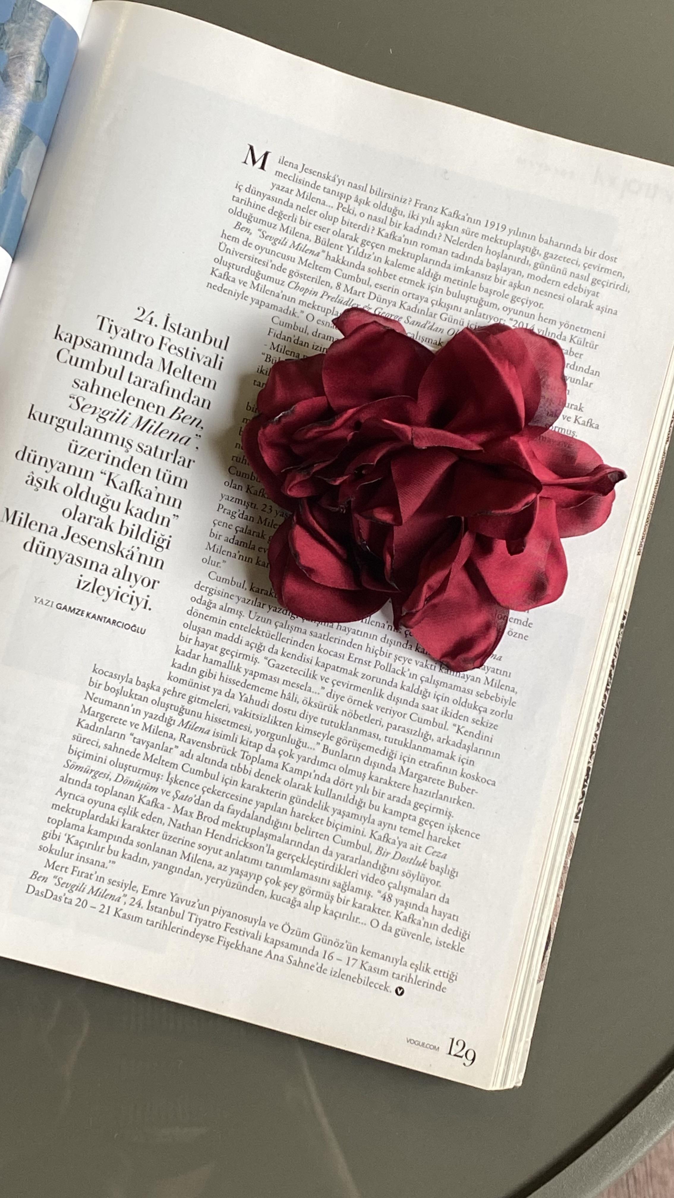 Bordo Çiçek Model Büyük Broş