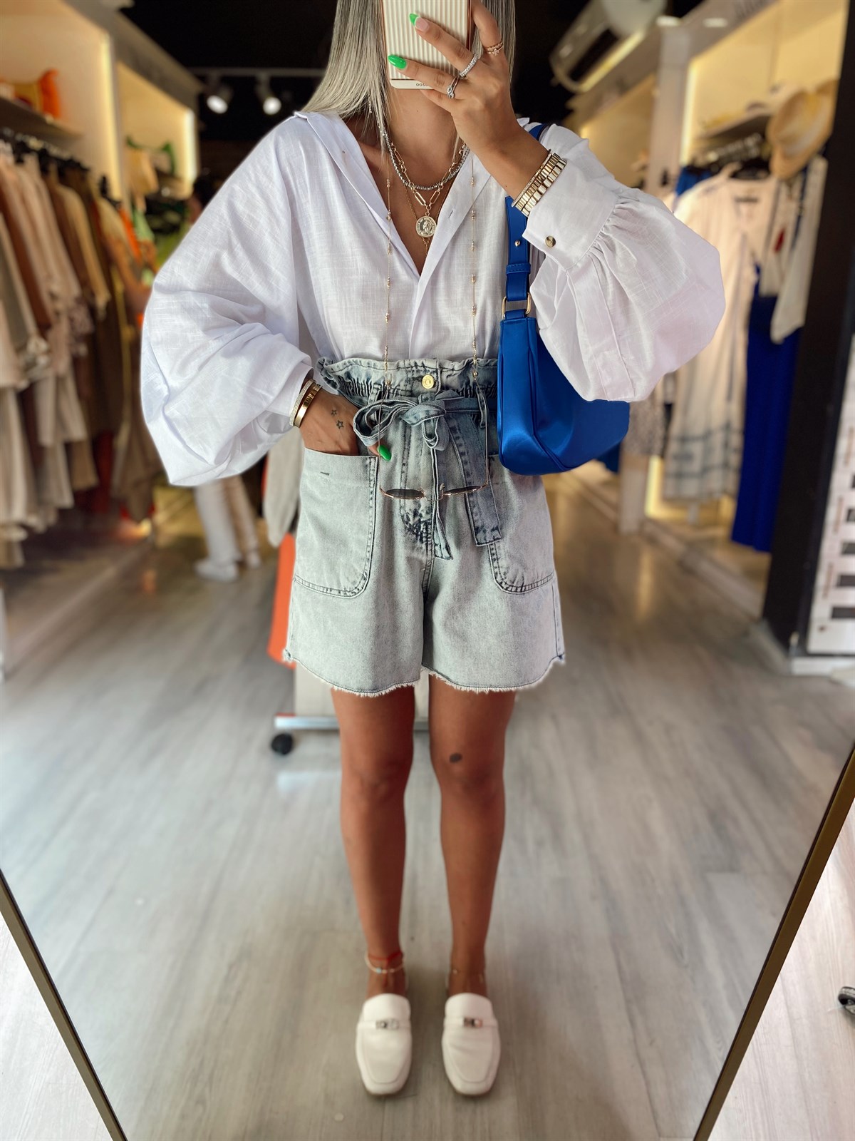 Buz Mavi Kuşaklı Cep Detaylı Kot Şort