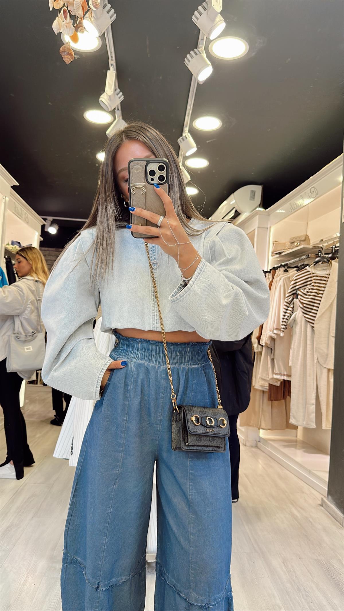 Buz Mavi Ön Detaylı  Arka Fermaurlı Jean Bluz