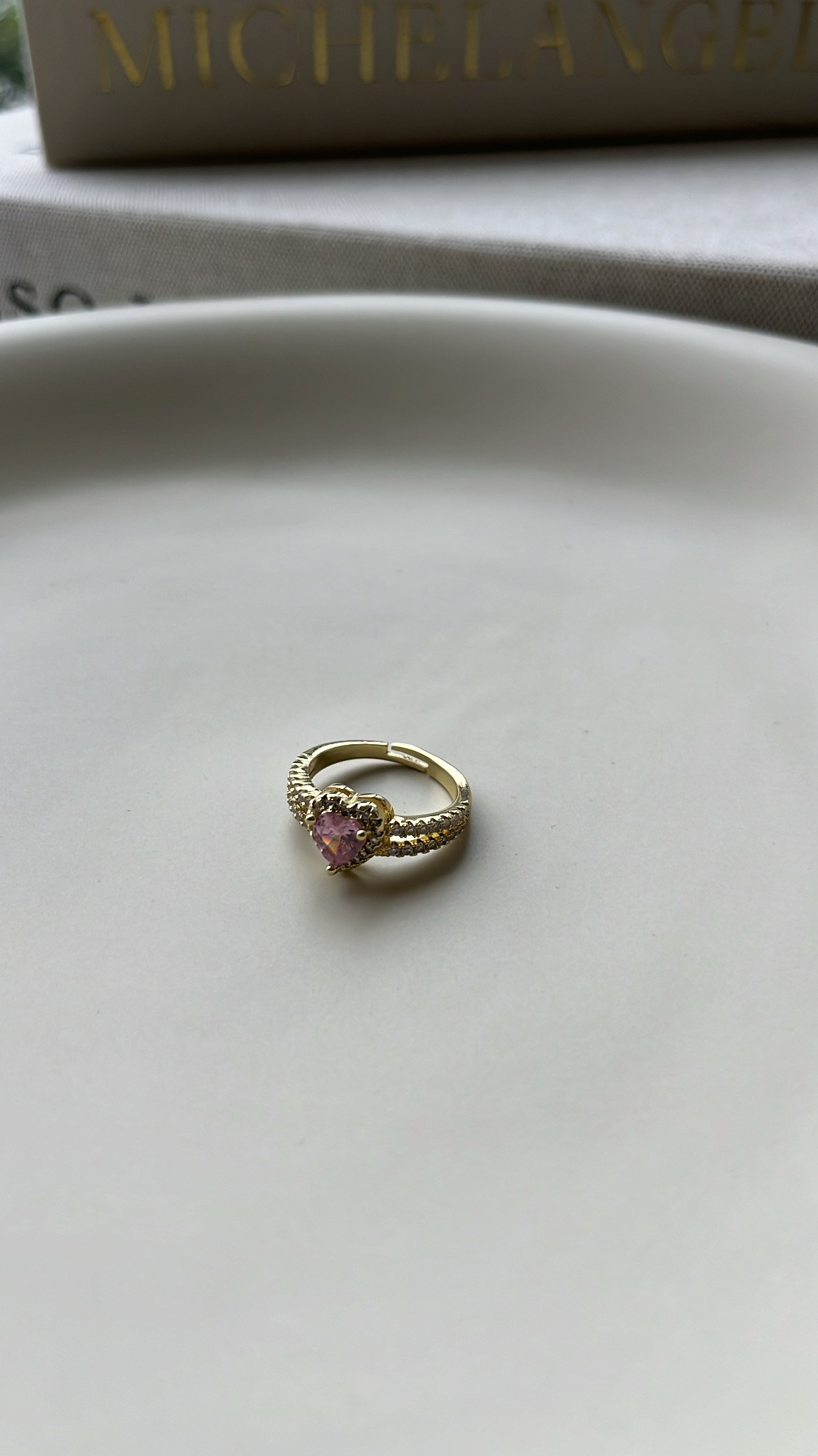 Gold Pembe Kalp Taşlı Yüzük