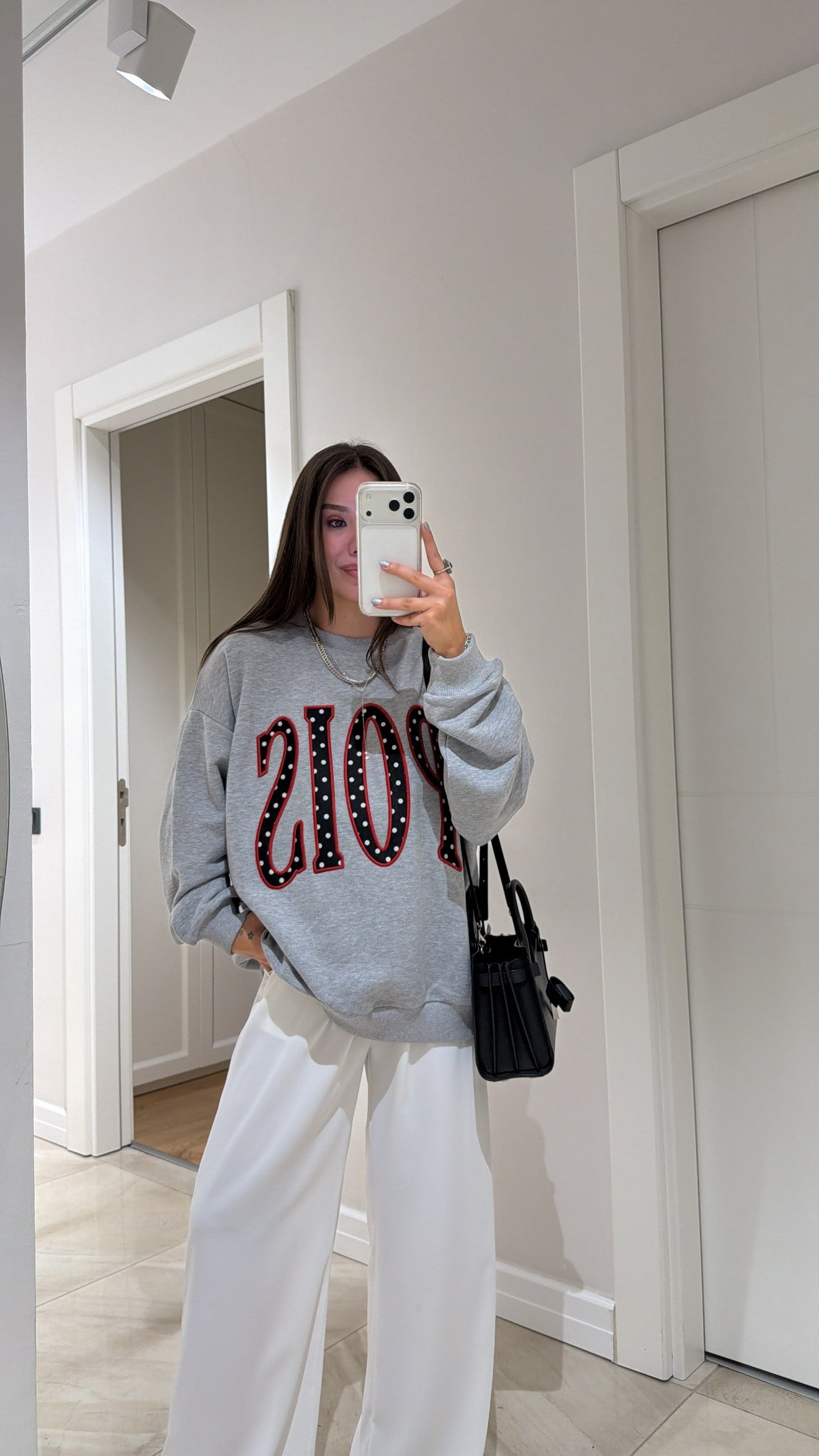 Gri Yazı Detaylı Puantiyeli Sweatshirt