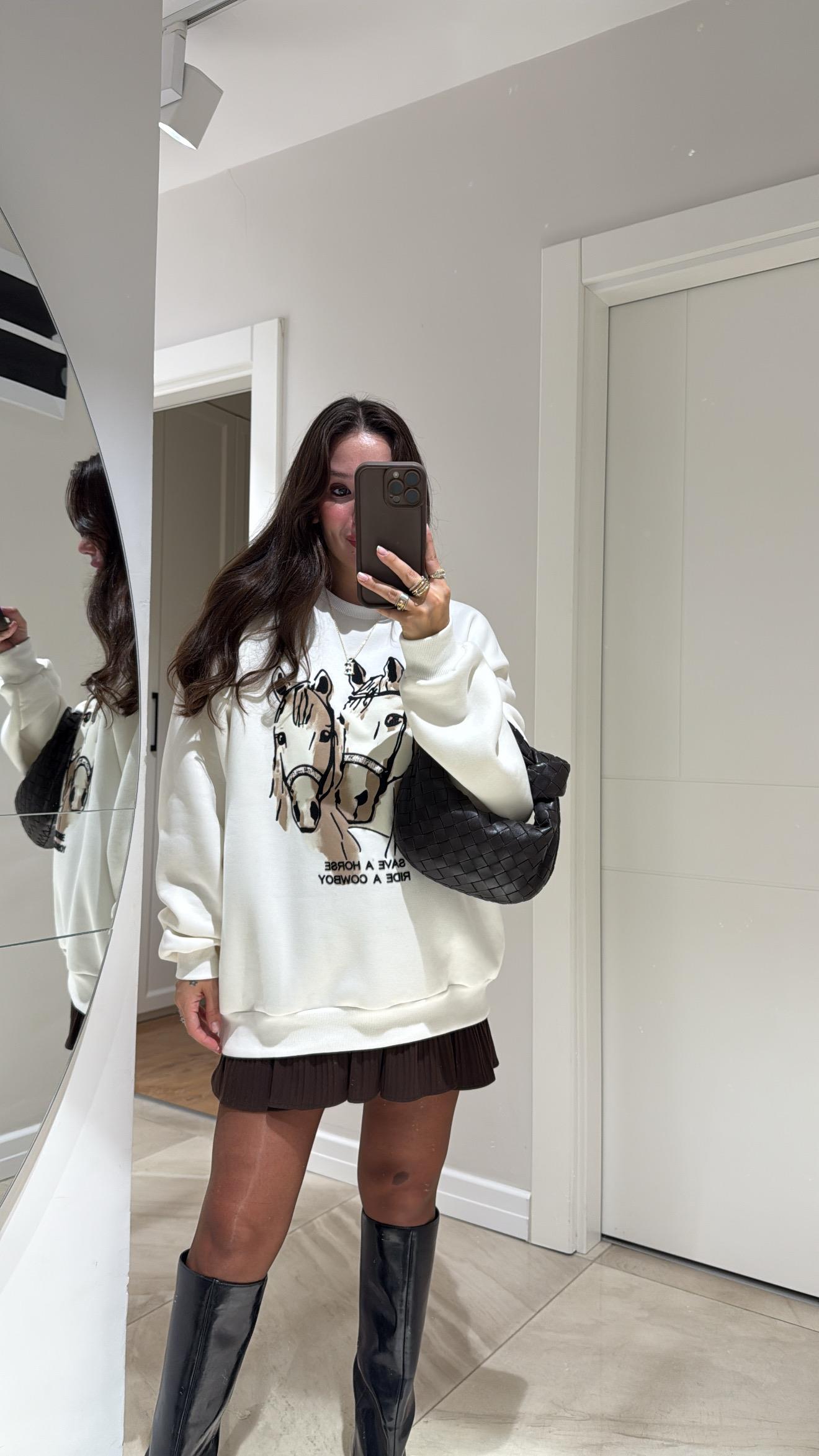 Ekru Hayvan Figürlü Şardonlu Sweatshirt