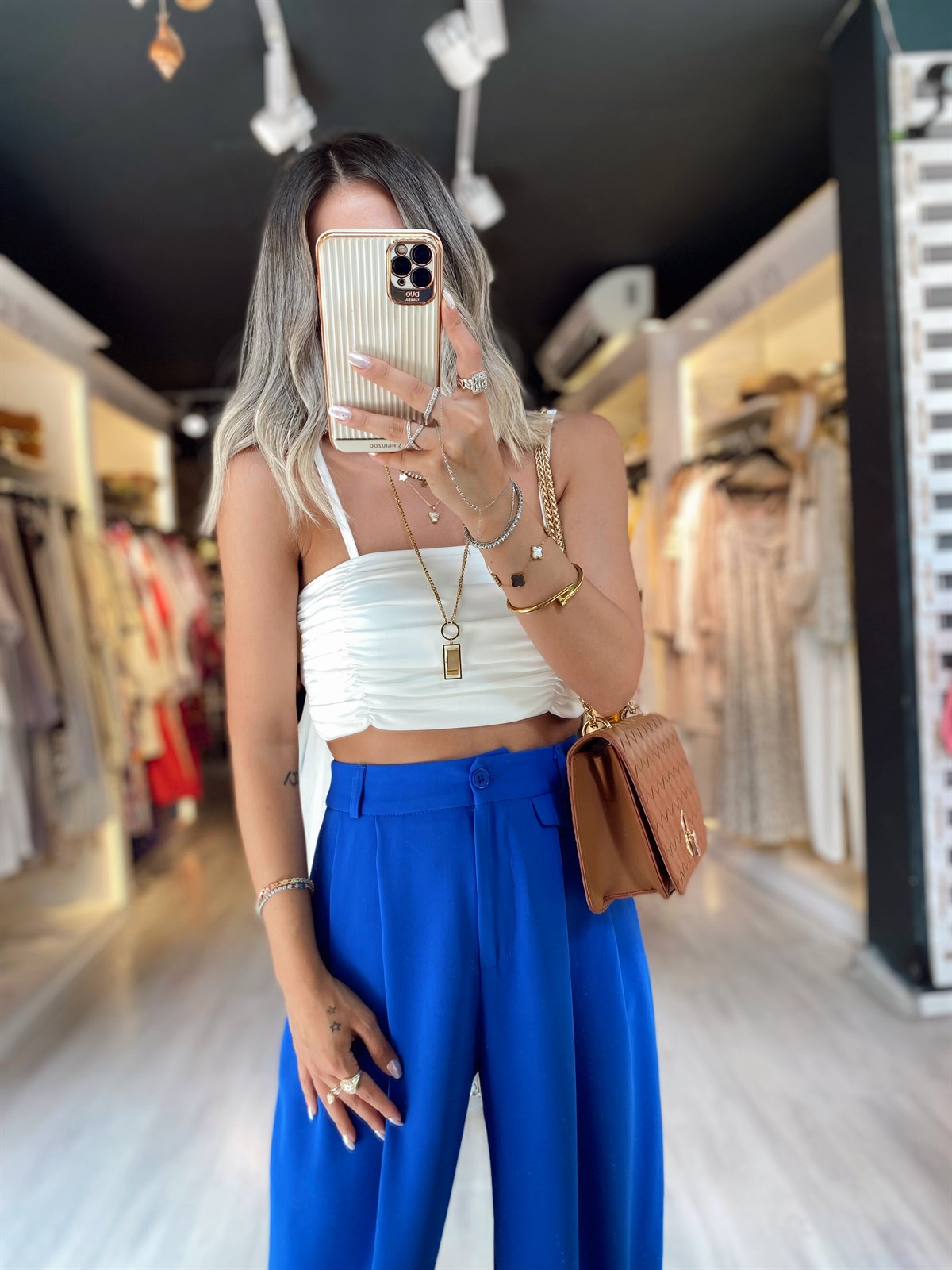 Ekru Ön Büzgülü Askılı Crop Bluz 