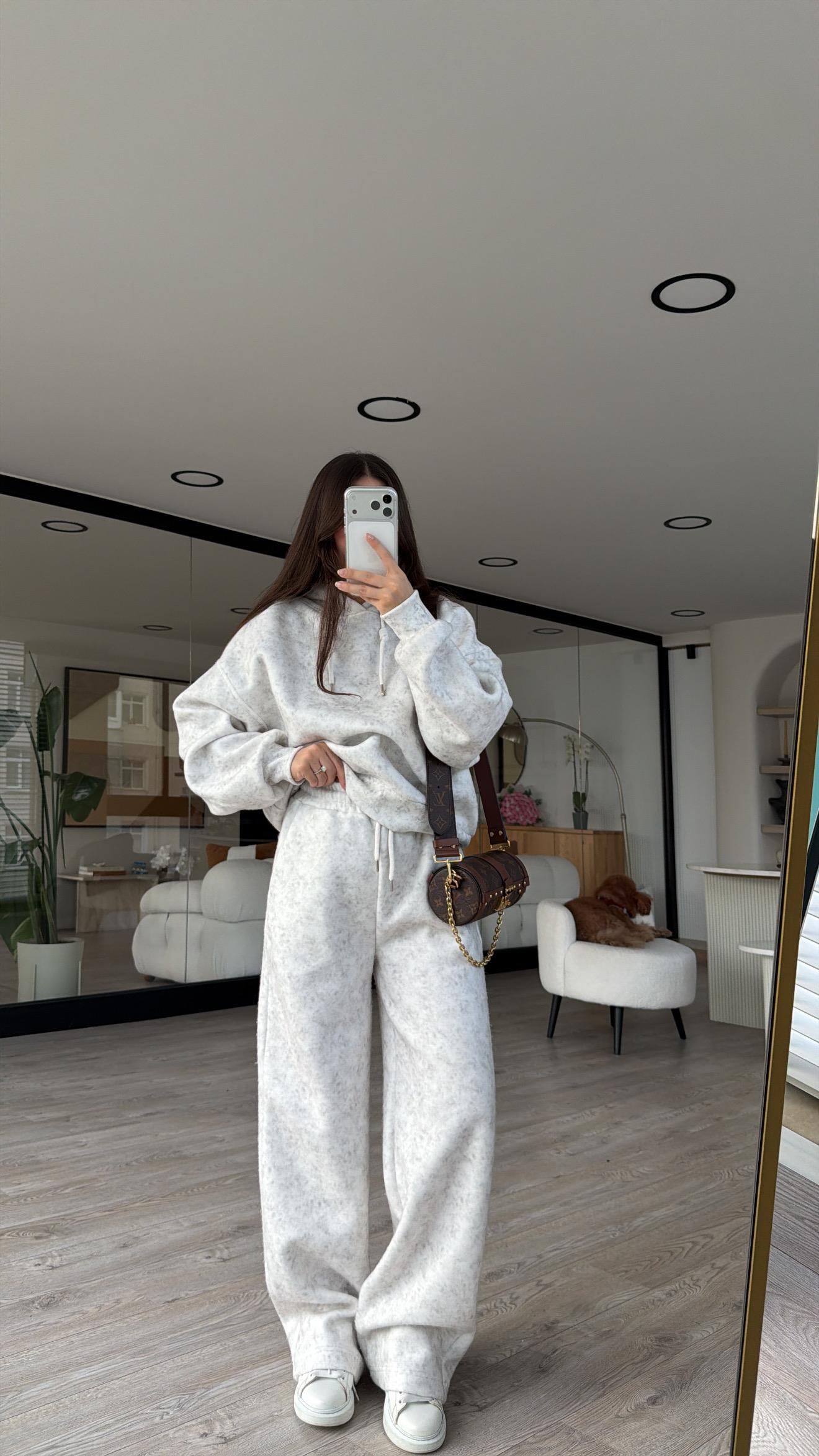 Ekru Yıkama Efektli Beli Bağcıklı Pantolon