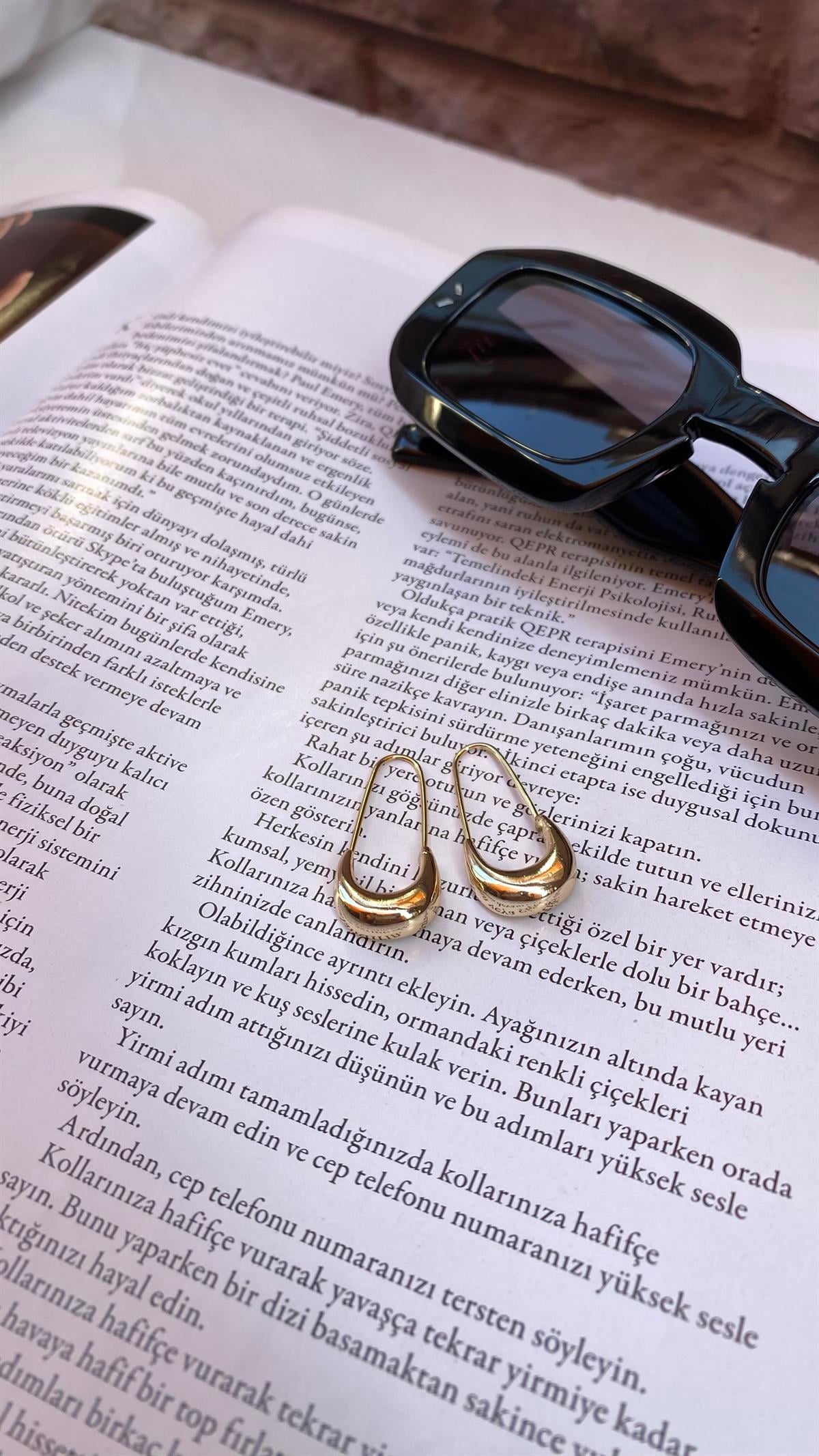 Gold Çengel Küpe