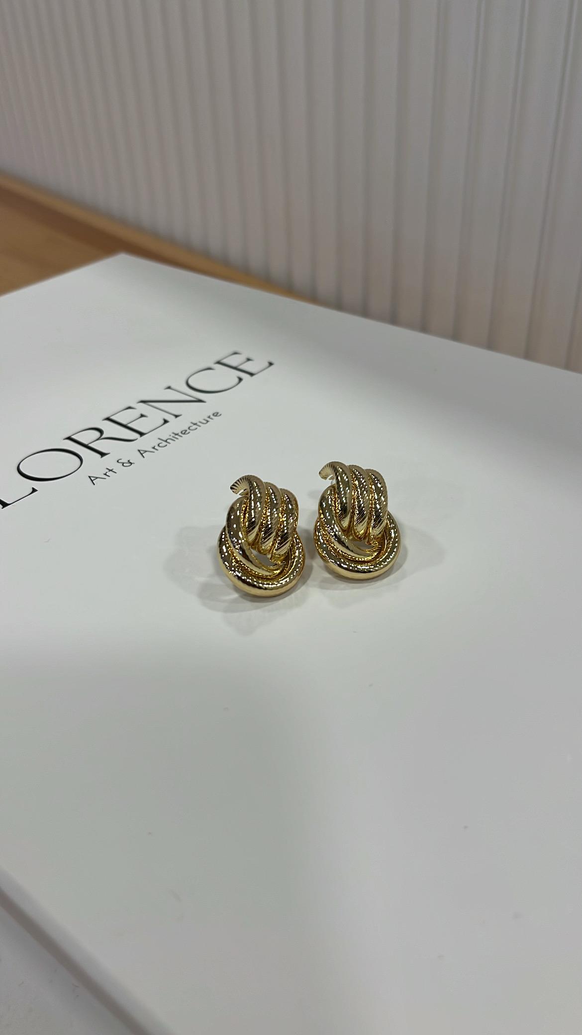 Gold Düğüm Model Halka Küpe