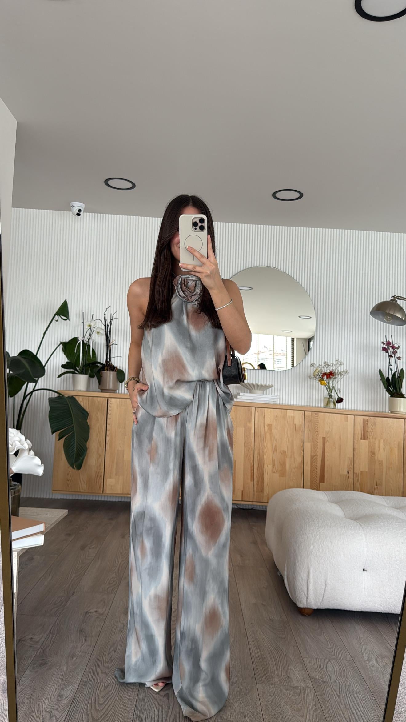 Gri Gül Detaylı Bağlamalı Marka Model Pantolon Takım 