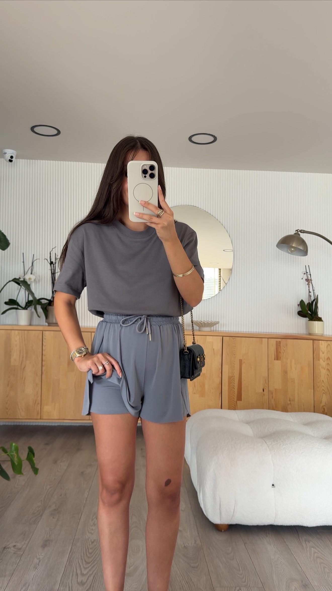 Gri Marka Model Taytlı Spor Şort