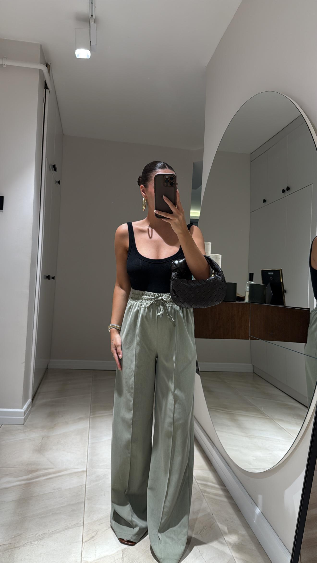 Haki Beli Lastikli Ön Dikiş Detaylı Bol Pantolon 