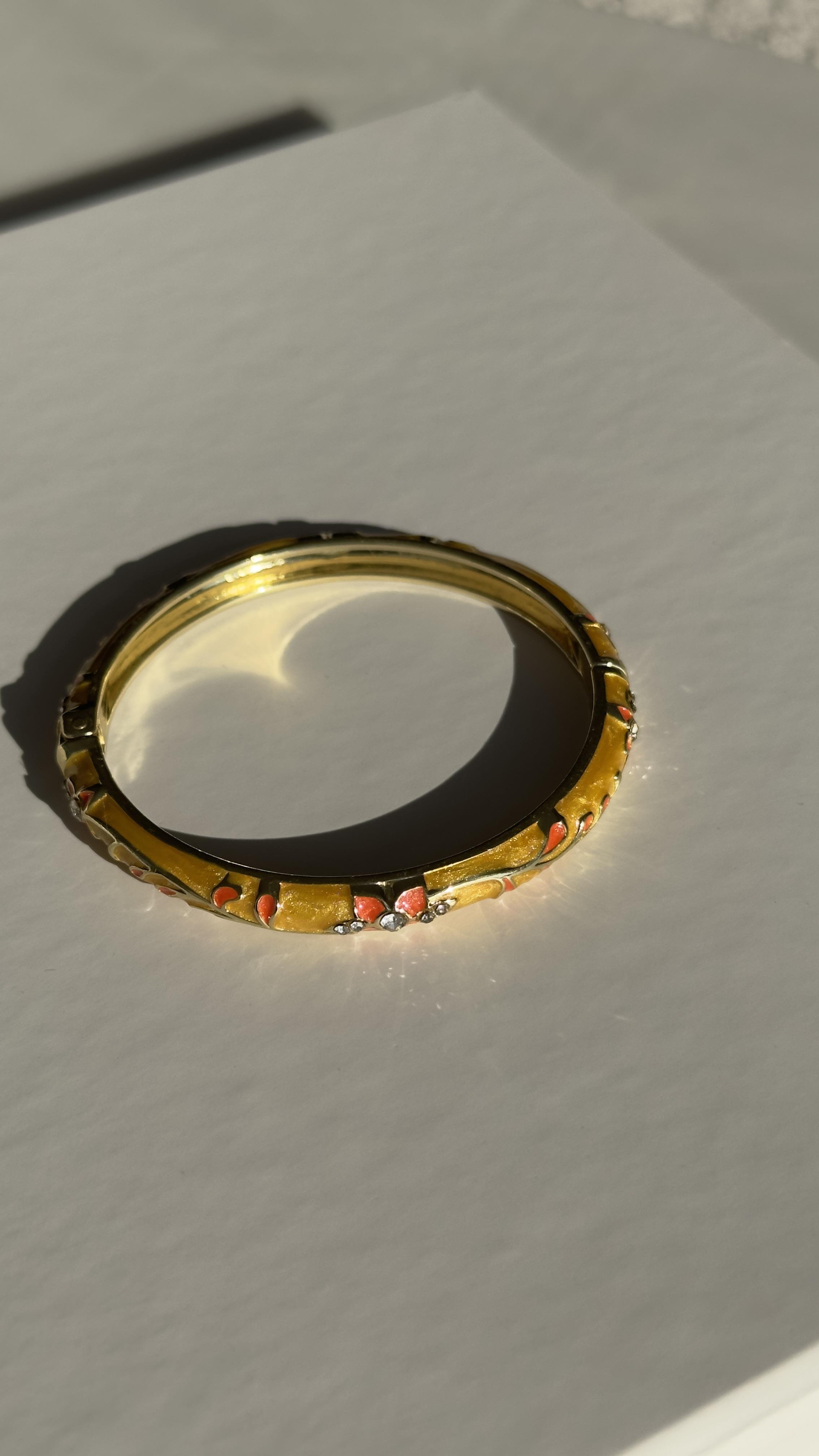 Hardal Gold Motifli Kelepçe Çelik Bileklik