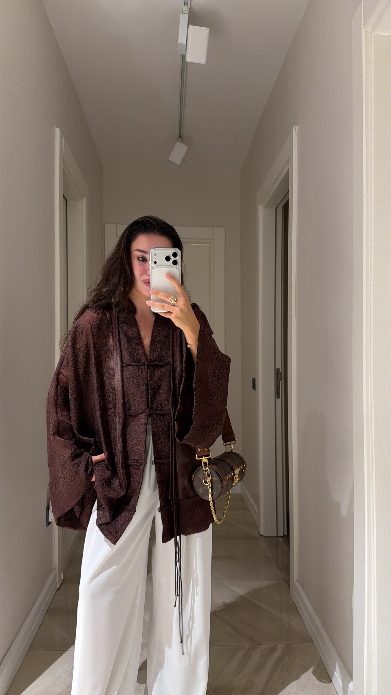 Kahve İp Bağcıklı Brodeli Gömlek