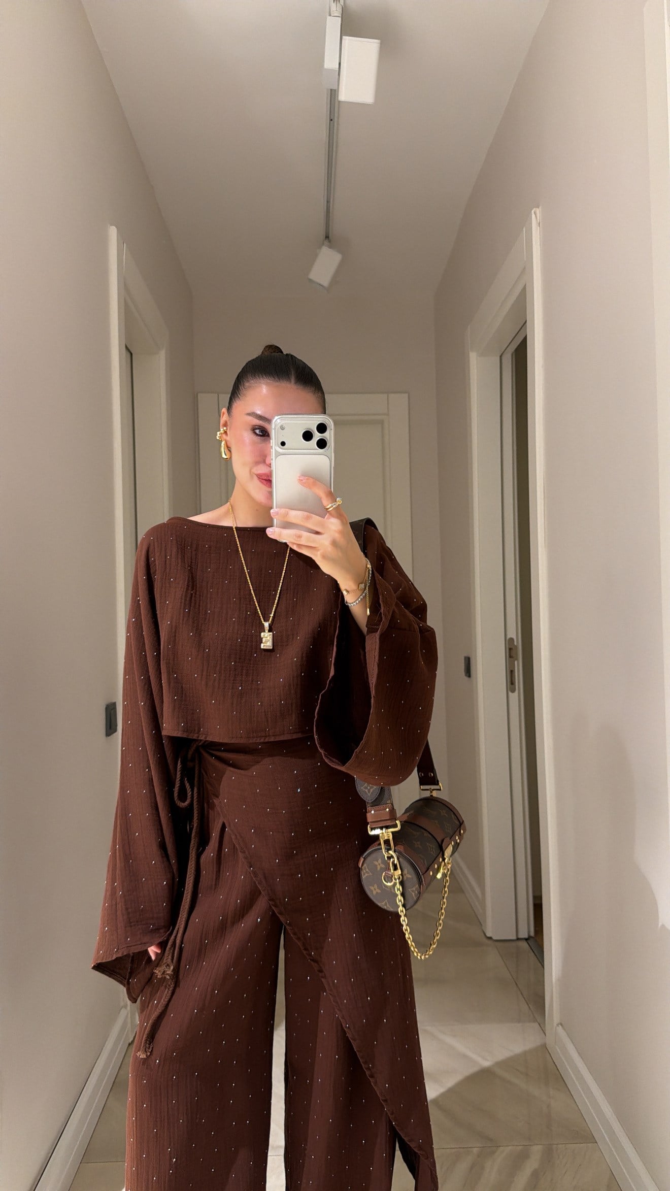 Kahve Yarasa Kol Taşlı Müslin Bluz