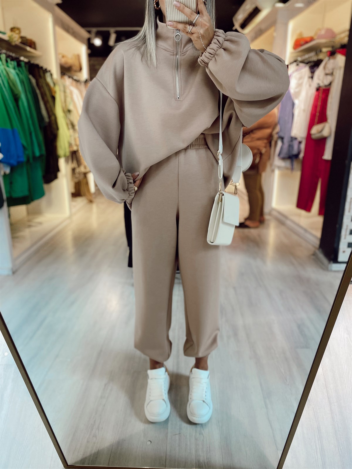 Koyu Bej Dik Yaka Fermuarlı Sweat Takım