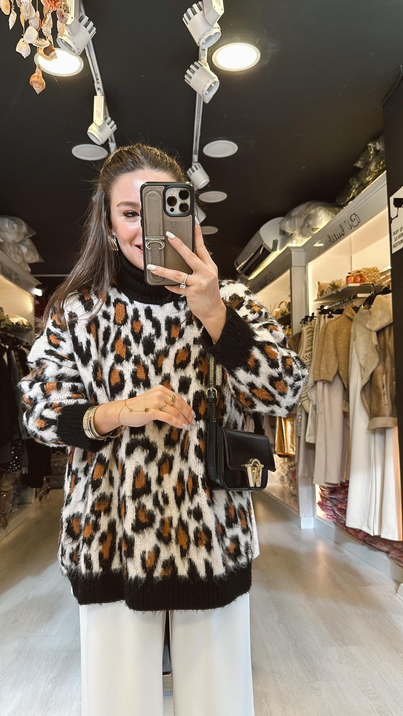 Krem Siyah Leopar Desen Balıkçı Yaka Kazak