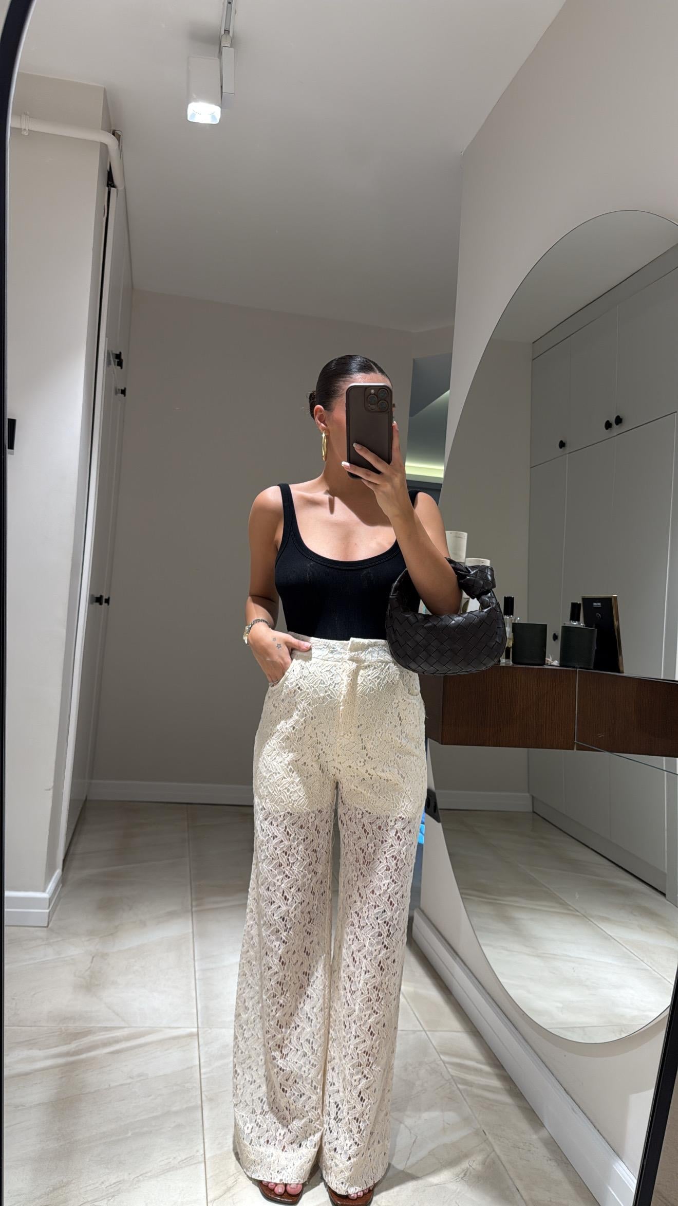 Krem Yarı Astarlı Dantelli Pantolon