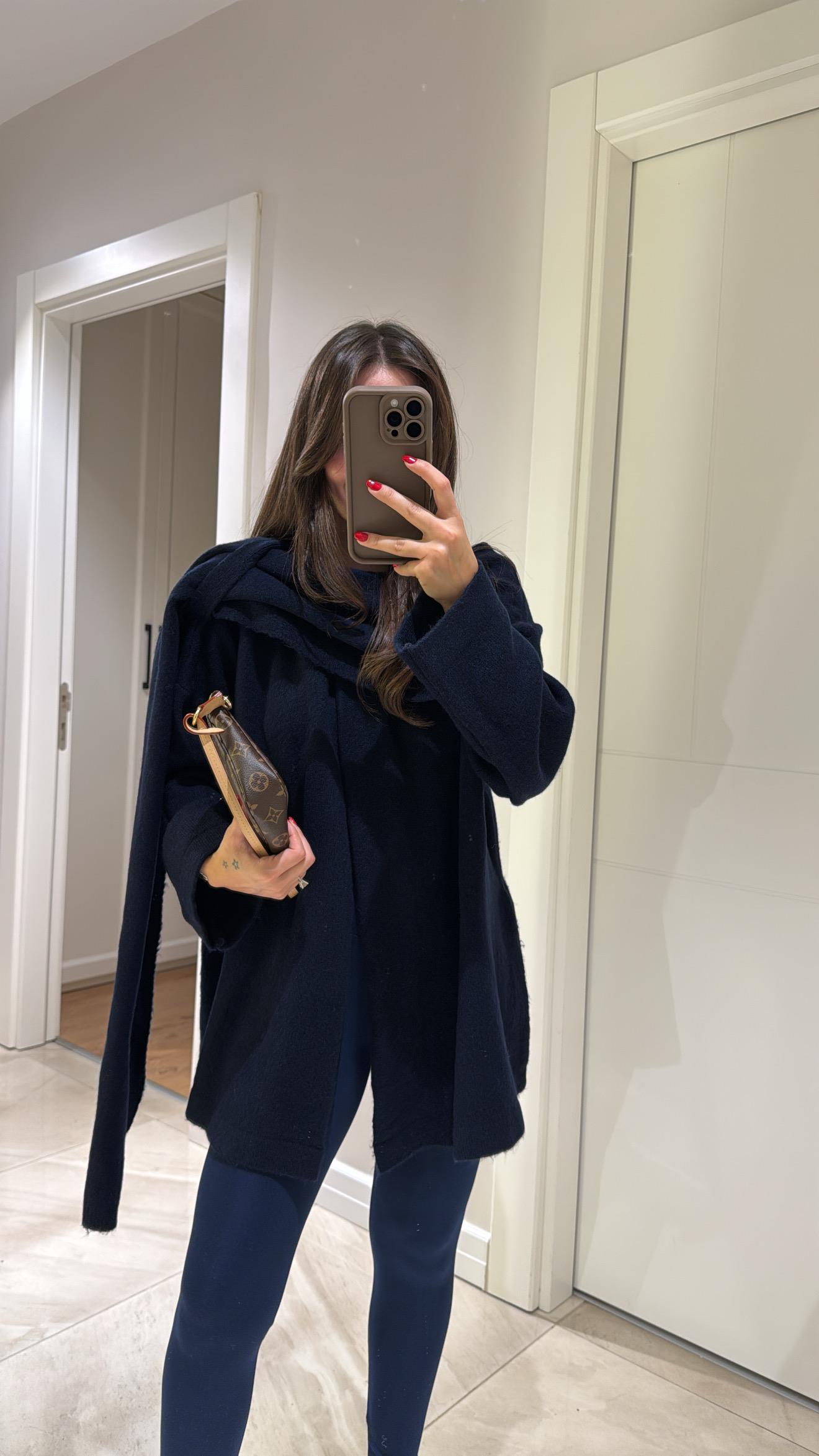 Lacivert Düğmeli Atkılı Oversize Kazak 