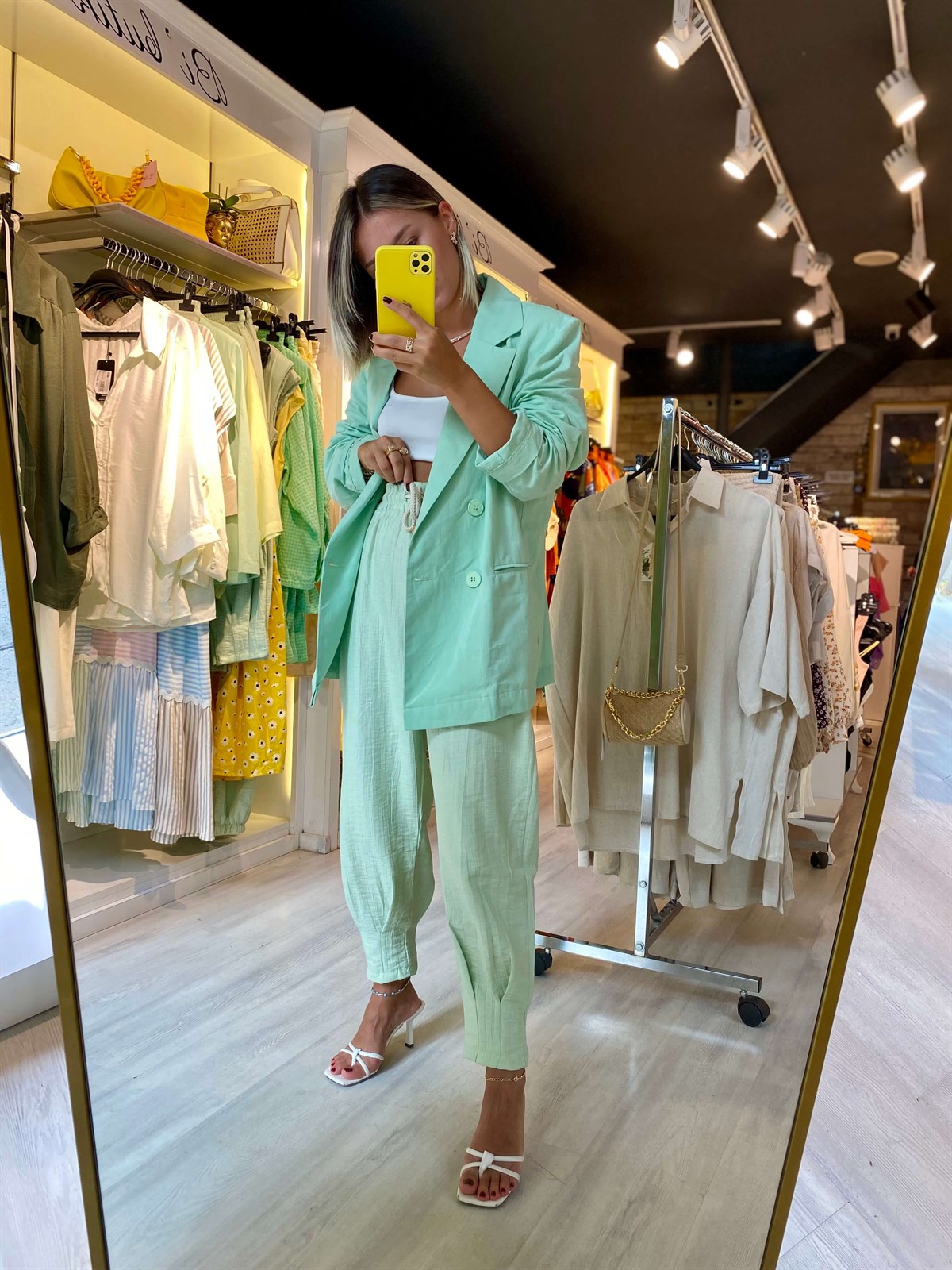 Mint Yeşili Paça Pileli Pantolon