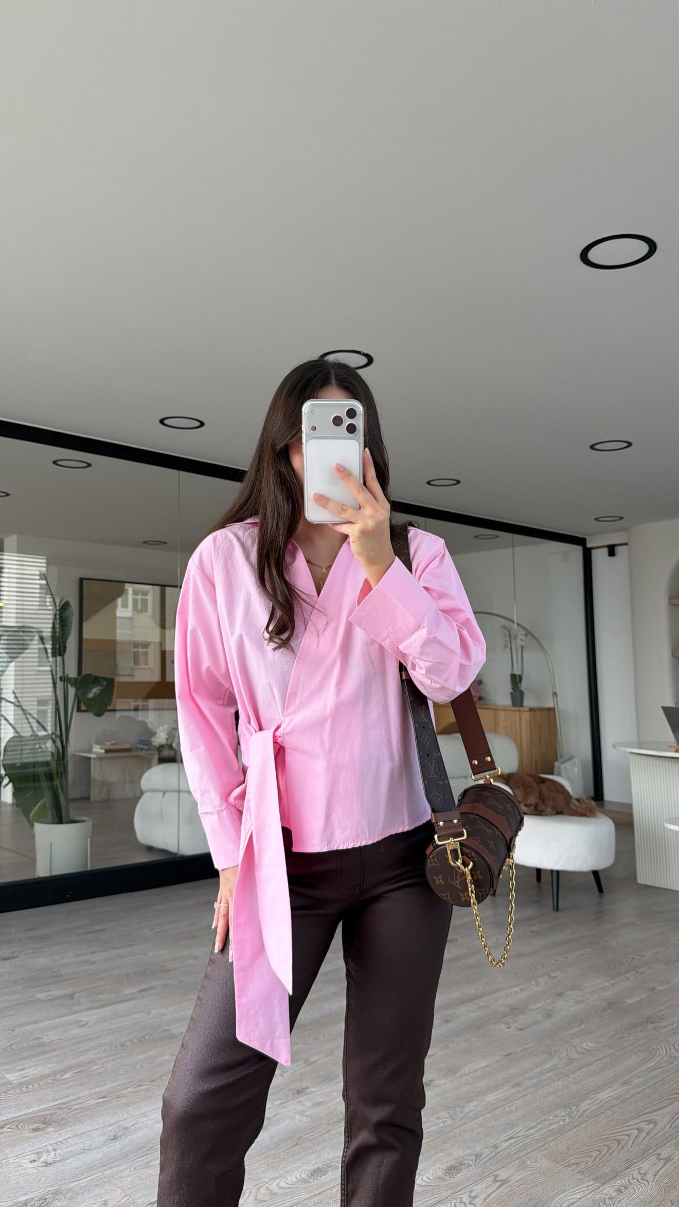 Pembe Bağlama Detaylı Marka Model Kısa Gömlek 