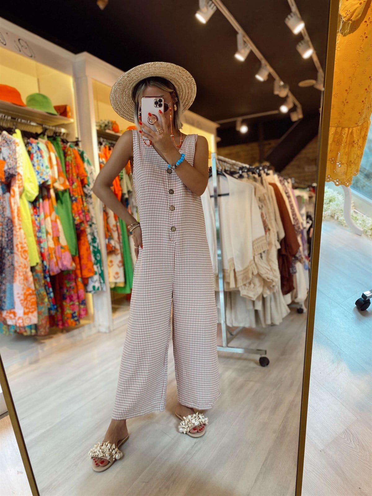 Pembe Düğme Detaylı Askılı Pötikare Tulum