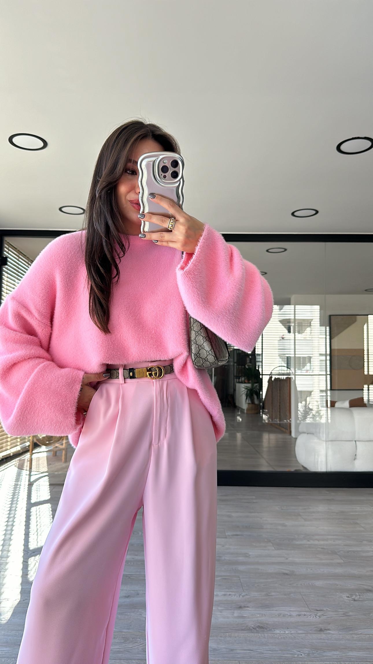 Pembe Geniş Kol Detaylı Marka Model Yumoş Kazak