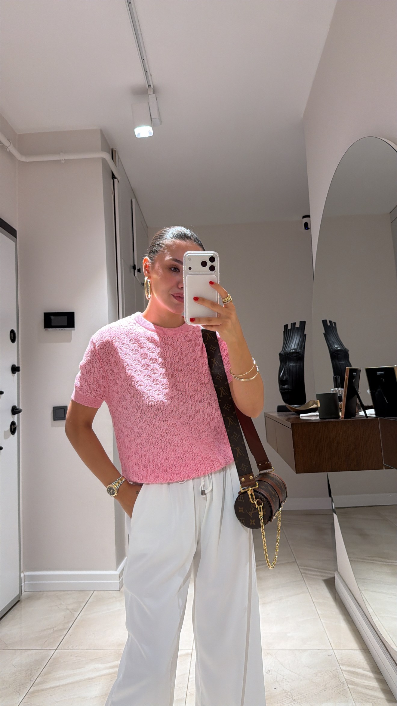 Pembe Kendinden Desenli Ajurlu Kısa Kol Bluz