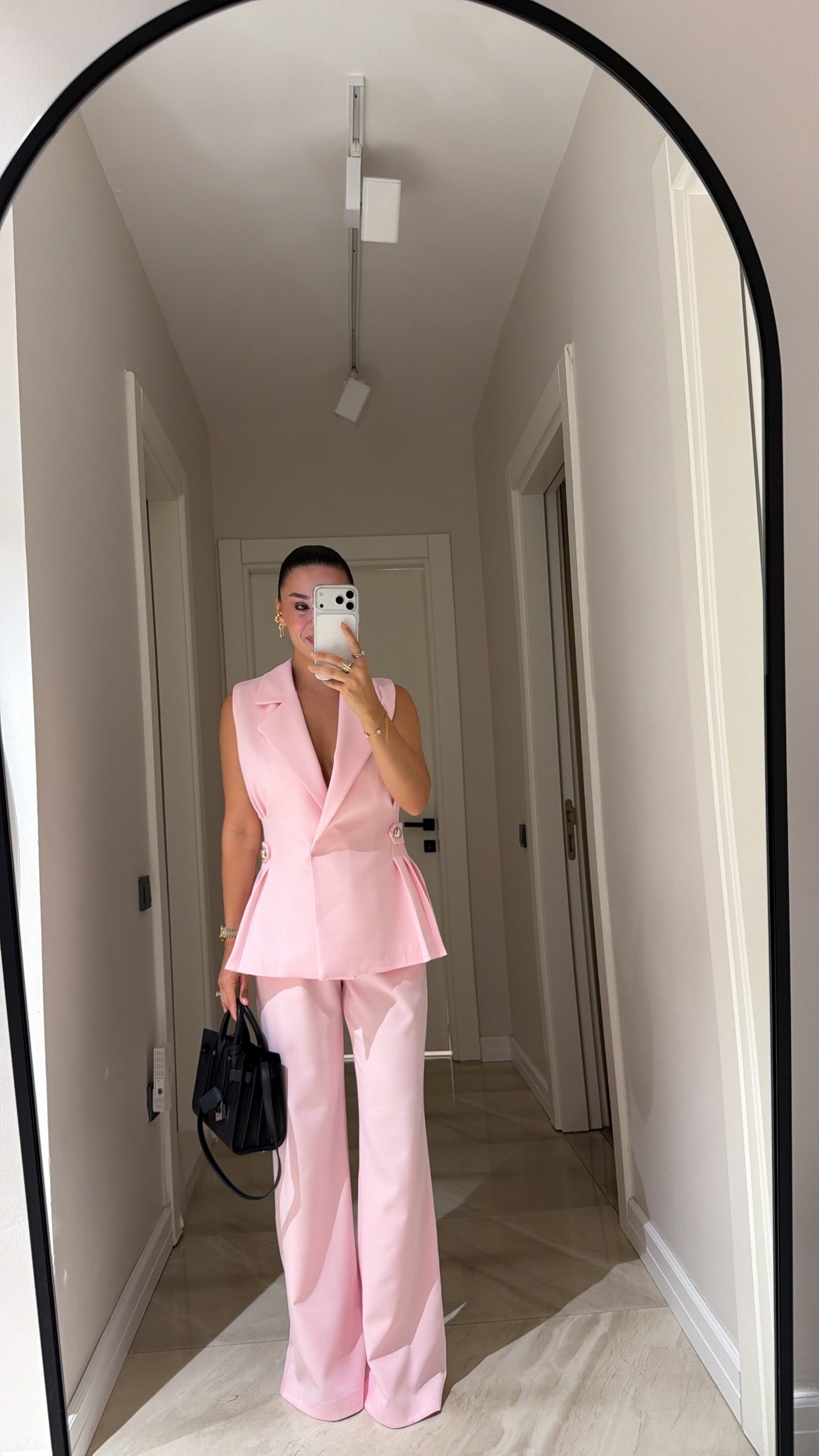 Pembe Kruvaze Yaka Pileli Yelek Pantolon Takım