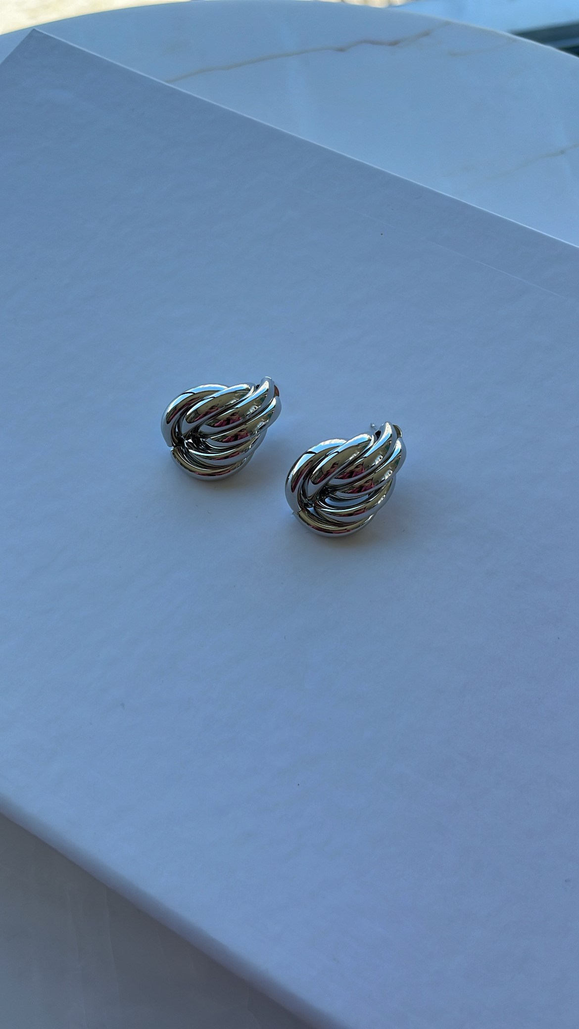 Silver Altı Halkalı Sarmal Küpe