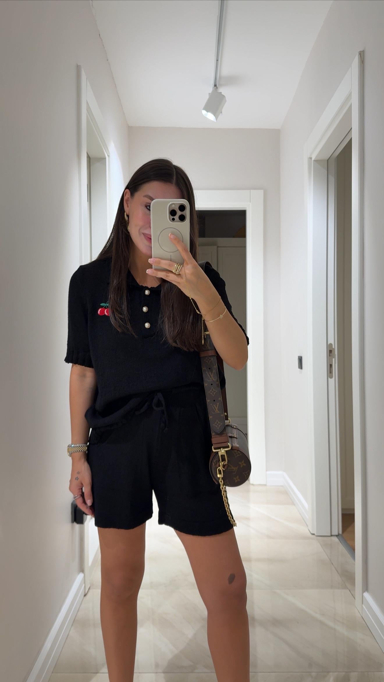 Siyah Bel Lastikli Triko Şort 