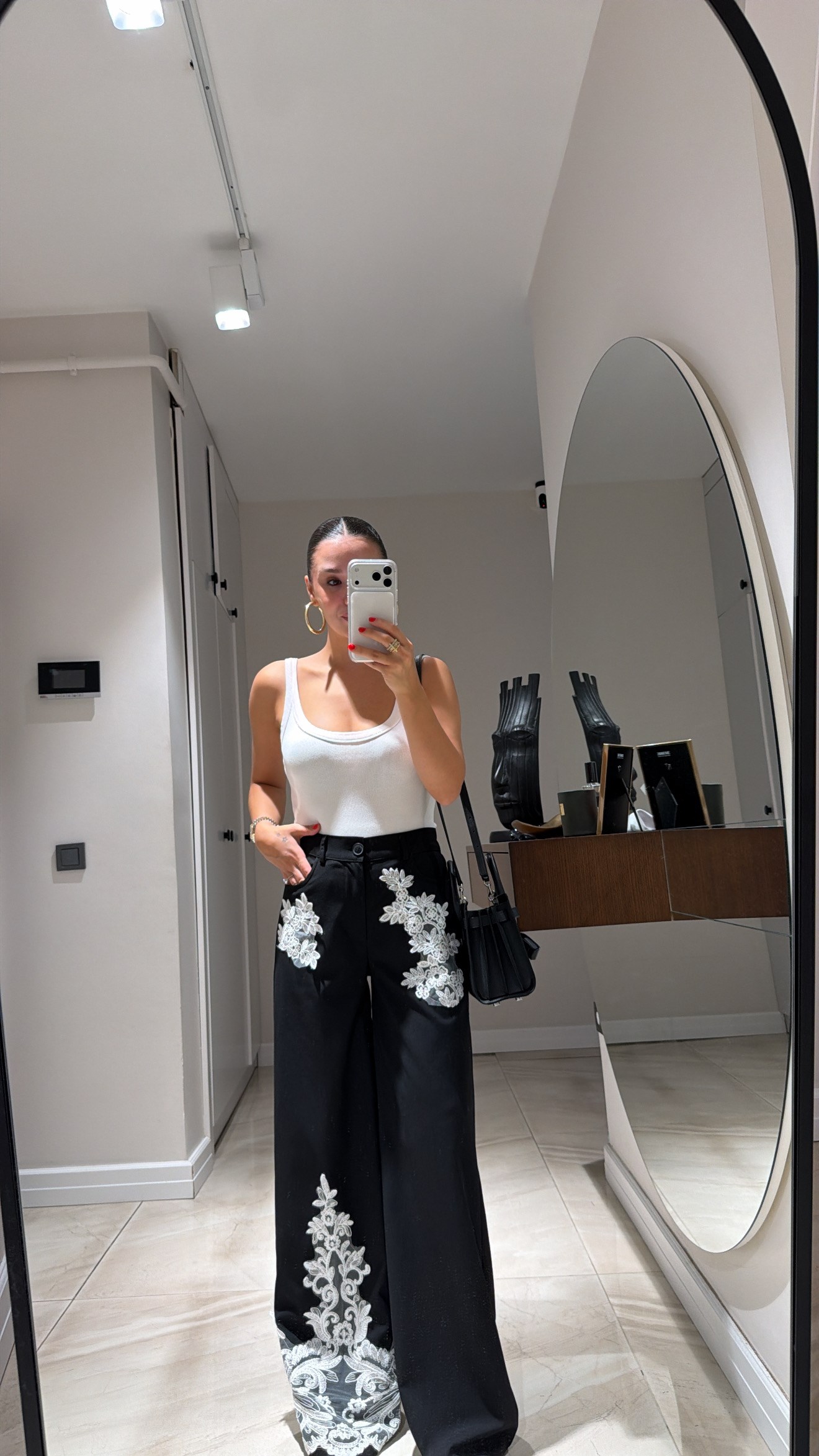 Siyah Beli Lastikli Dantel Detaylı Pantolon