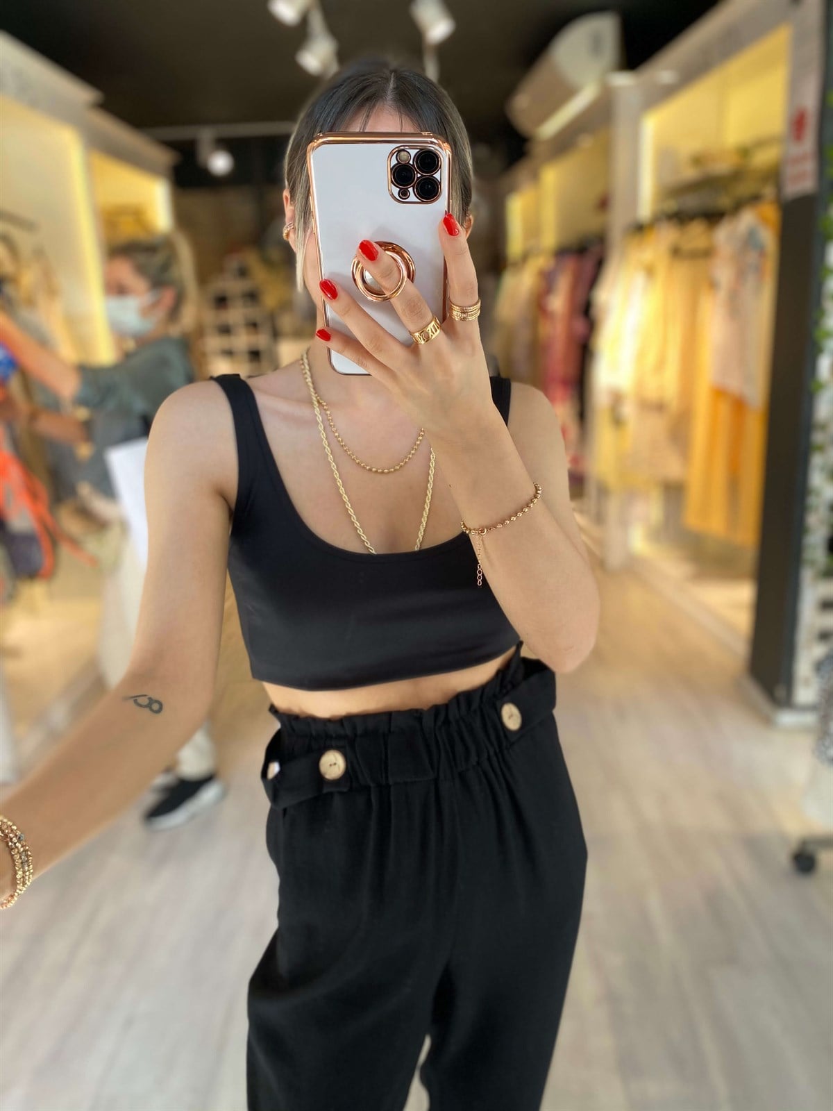 Siyah Crop