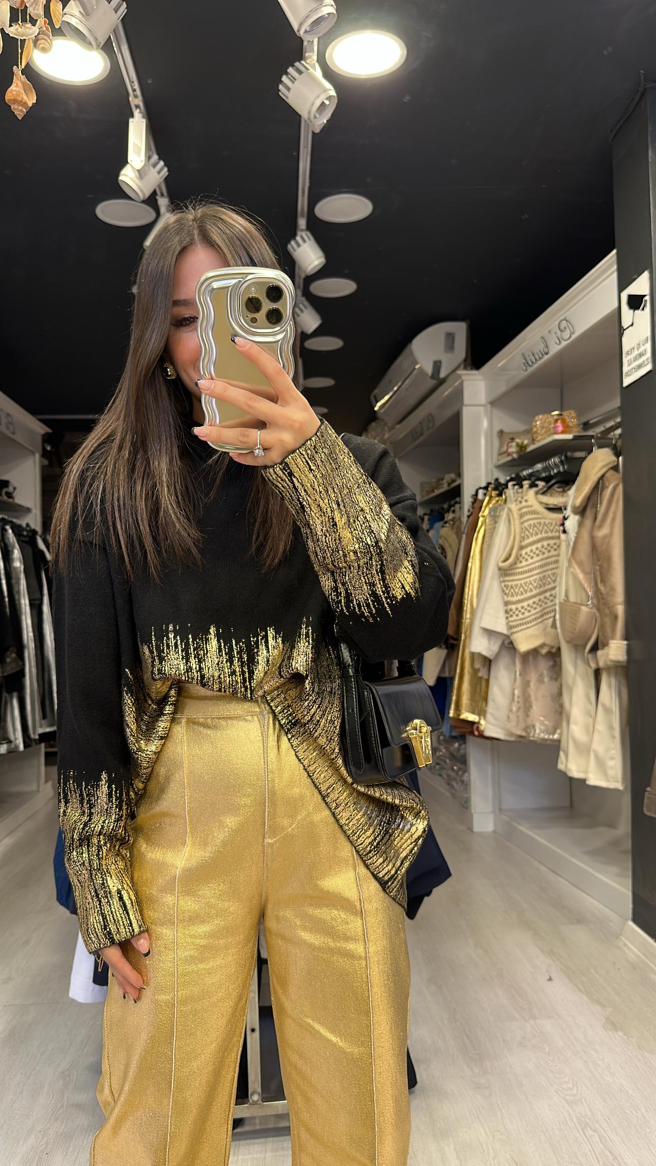 Siyah Gold Varak Baskılı Kazak