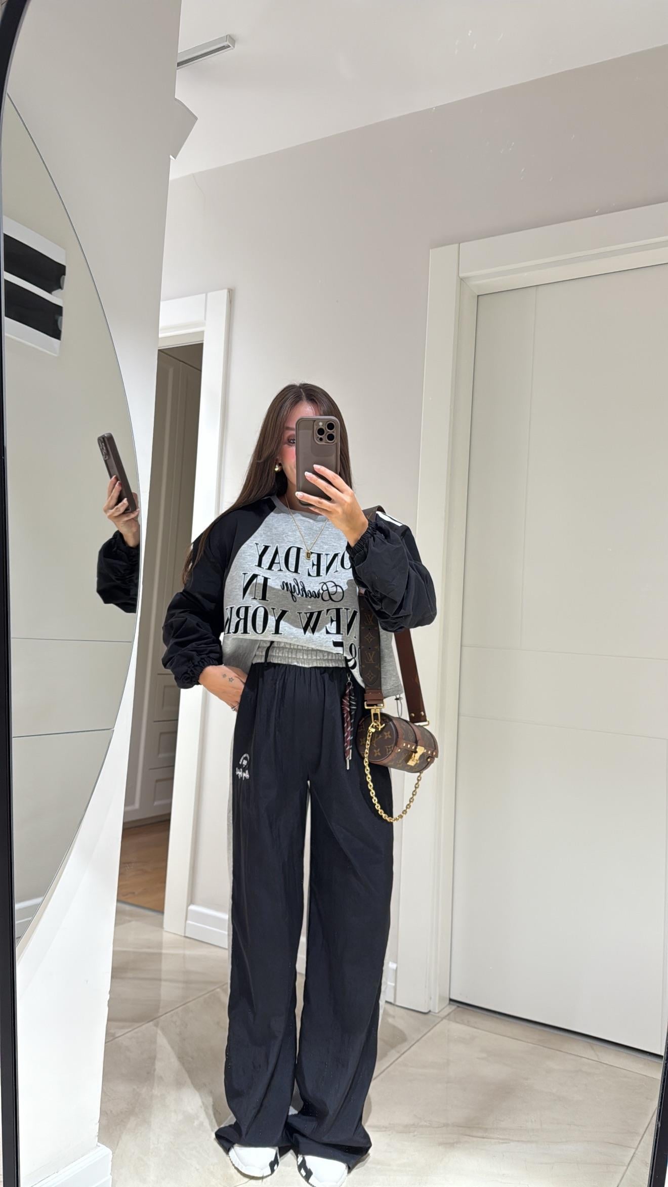 Siyah Gri Garnili Charm Detaylı Paraşüt Pantolon 
