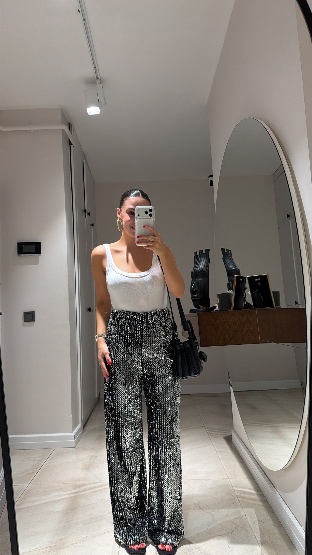 Siyah Gümüş Pullu Beli Lastikli Bol Paça Pantolon