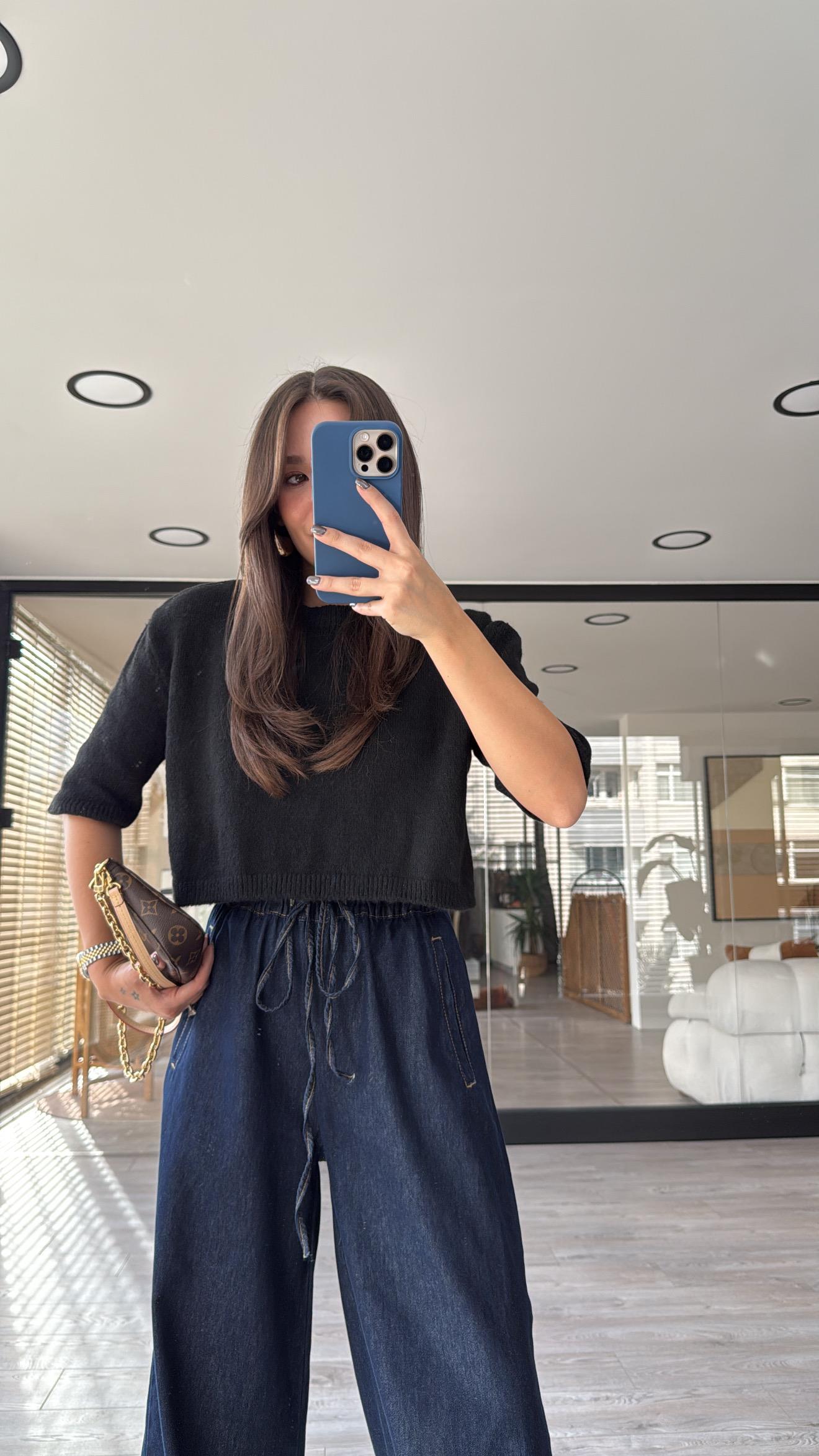 Siyah Kısa Kol Marka Model Crop Kazak