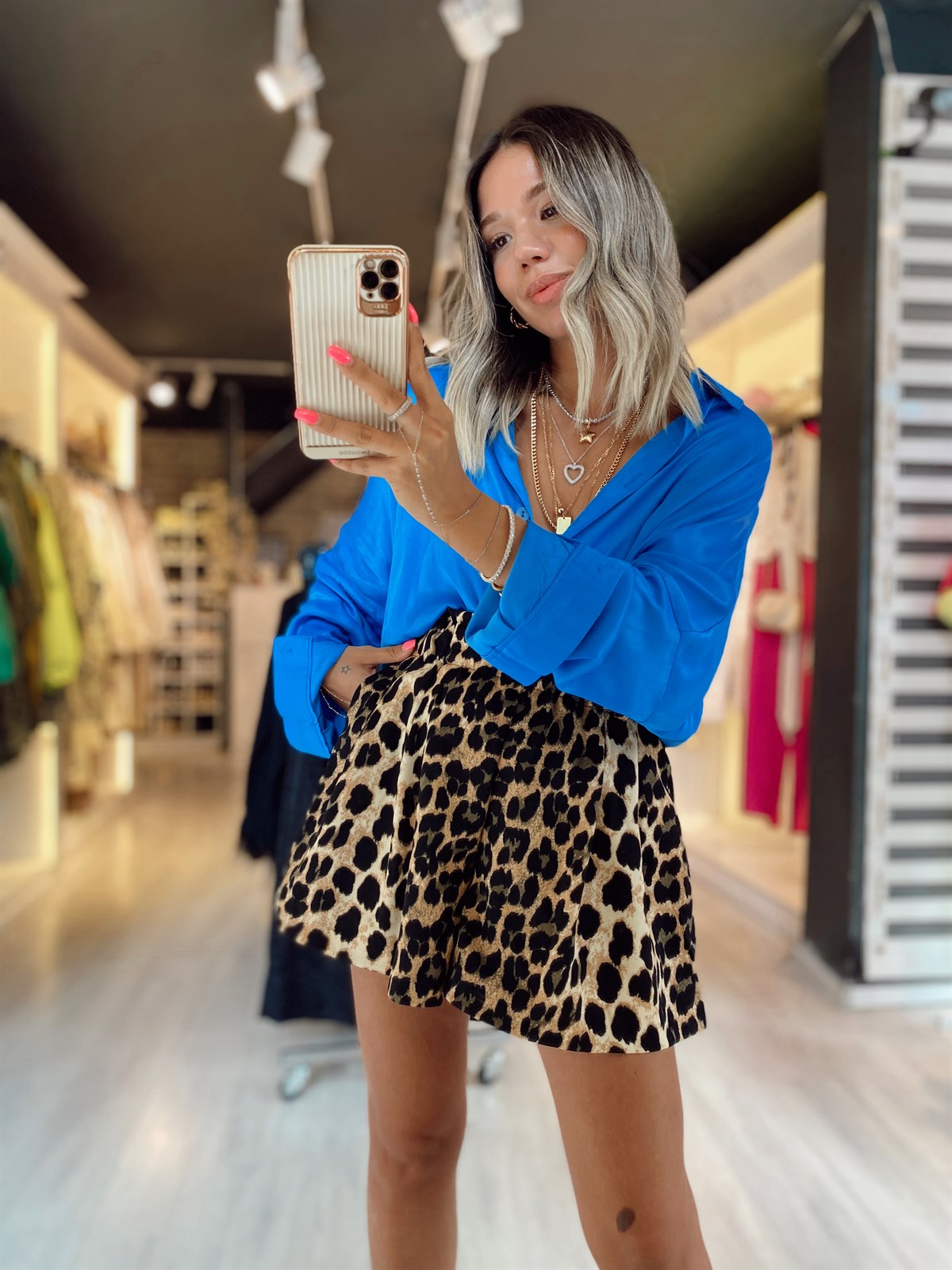 Siyah Leopar Desenli Şort 