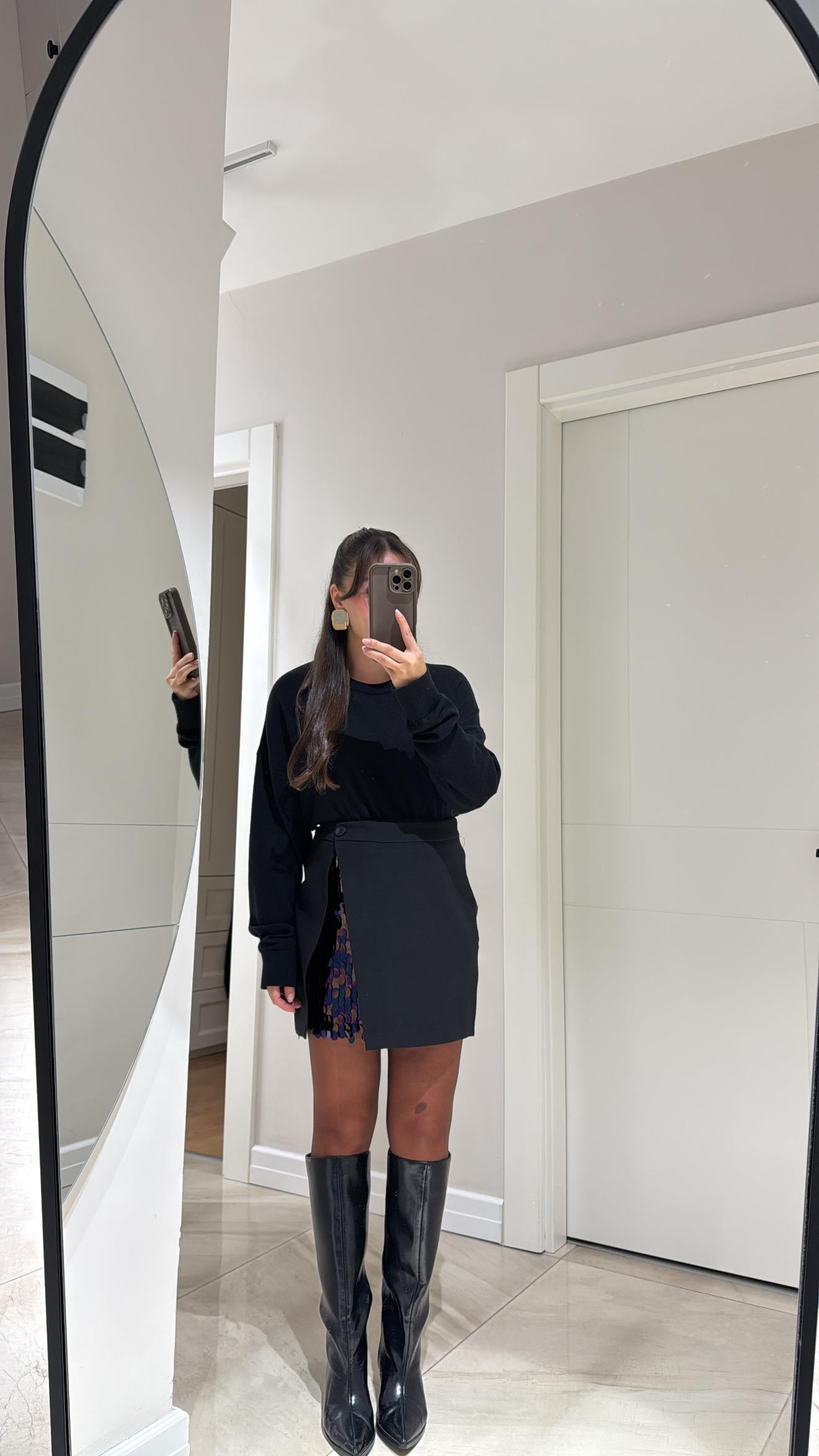 Siyah Payet Detaylı Mini Etek