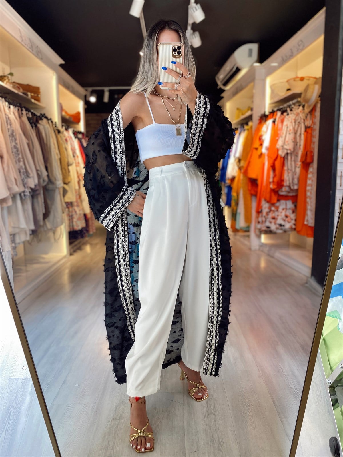 Siyah Püskül Detaylı Kimono